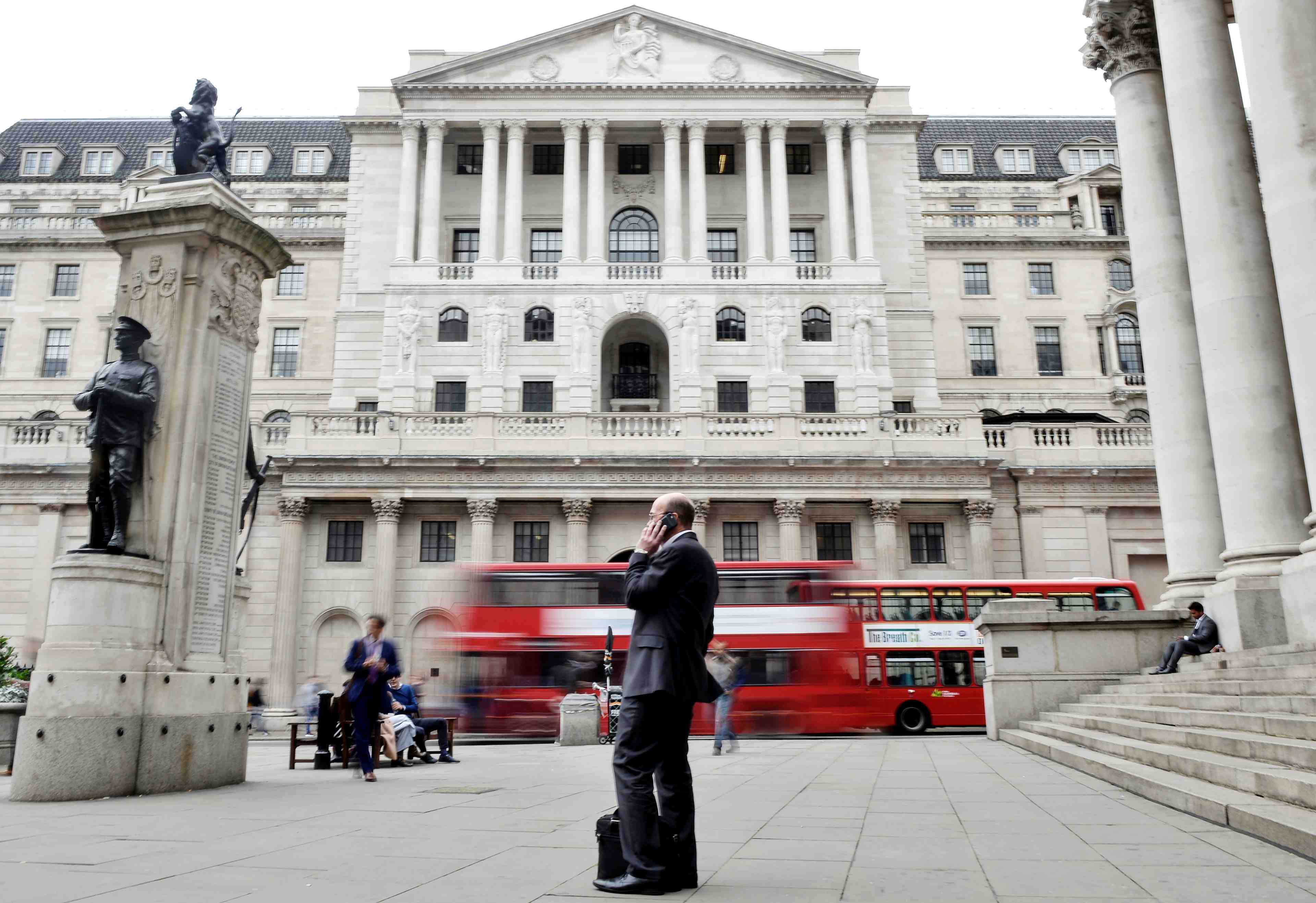 Les banques britanniques devront trouver 4 milliards de livres de passif exigible d'ici 2022