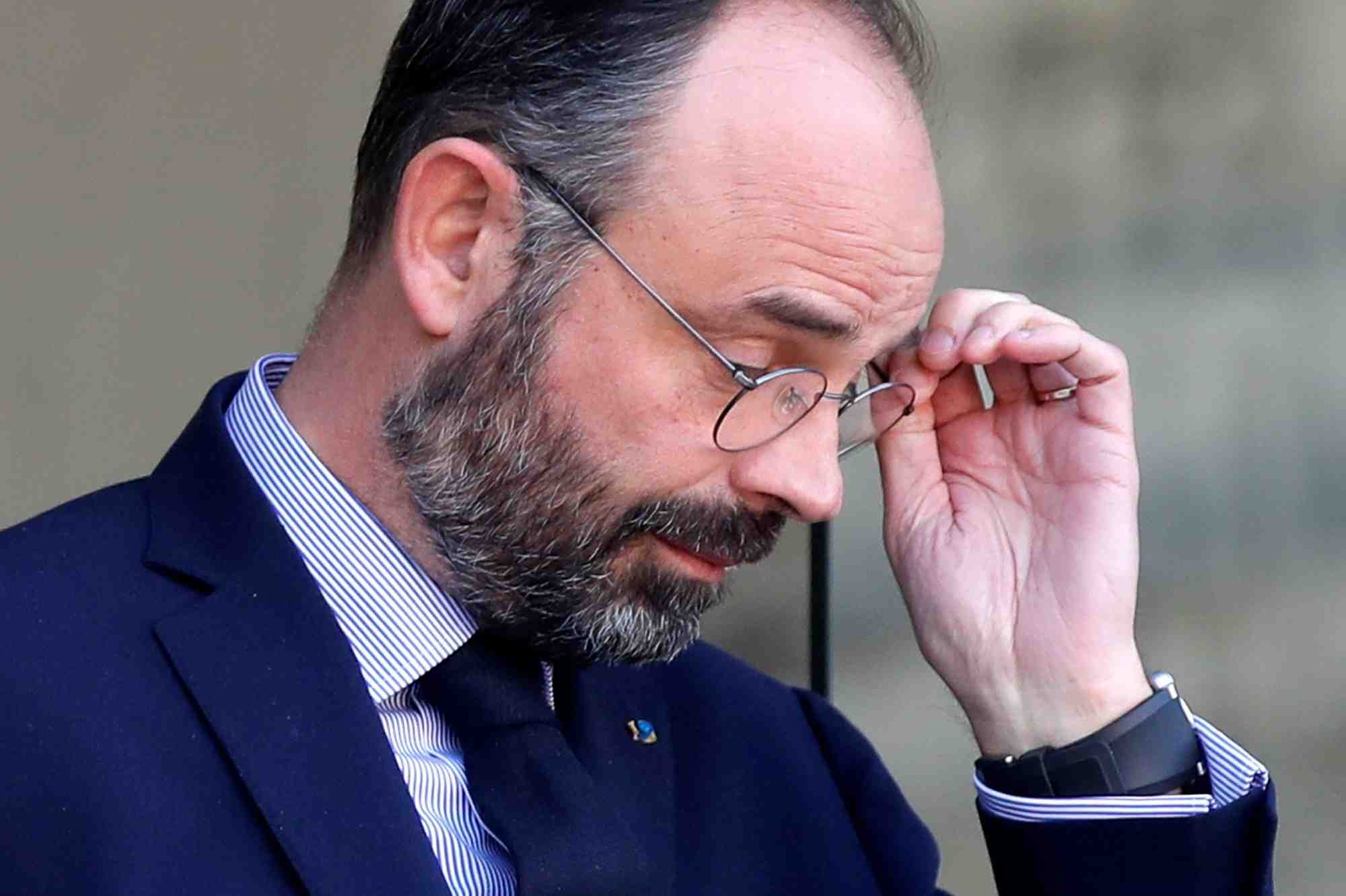 Il s'agit non pas de "mettre fin aux débats mais de mettre fin à cet épisode de non-débat", selon Edouard Philippe.