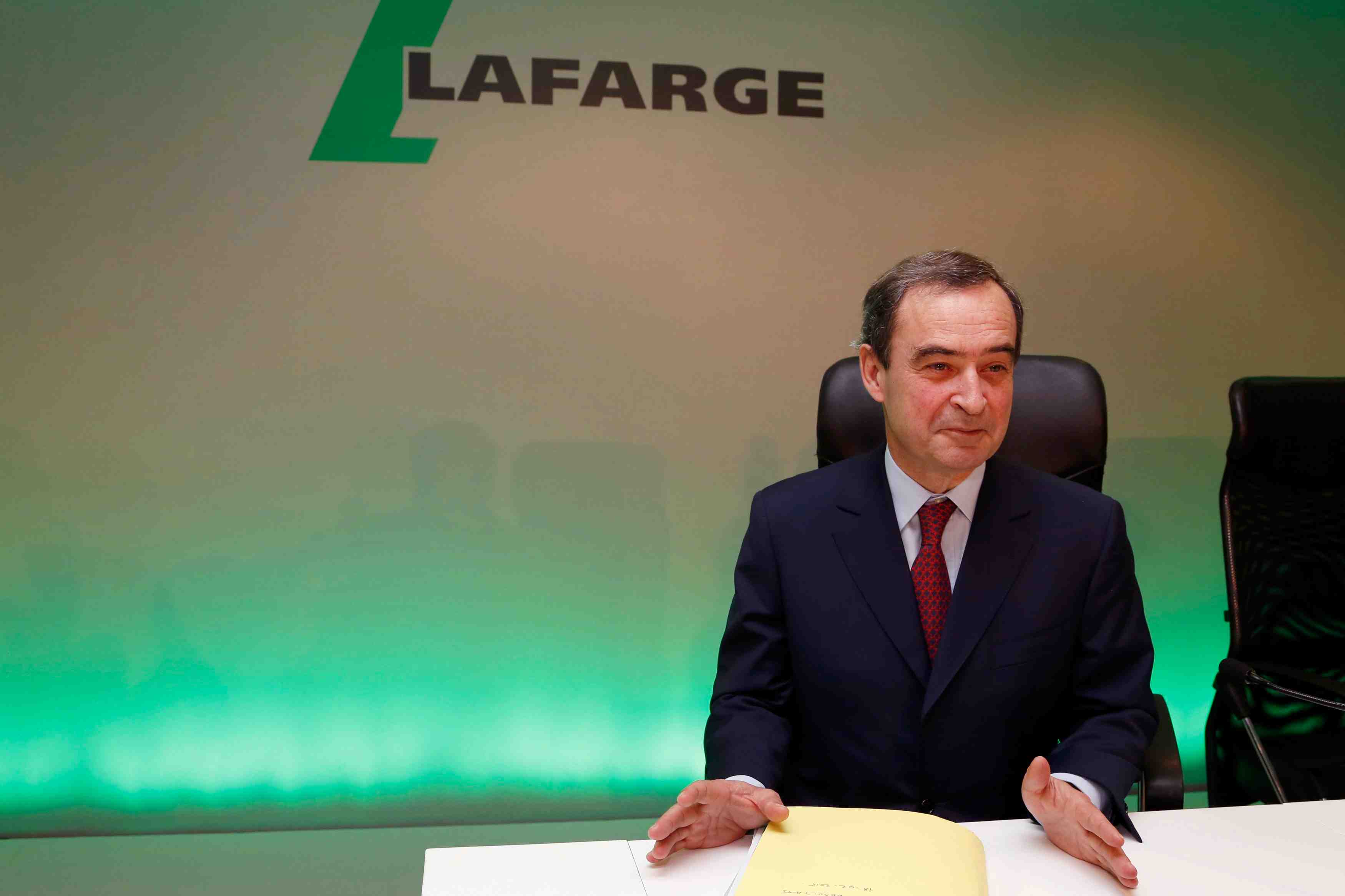 Les discussions continuent activement entre lafarge et holcim