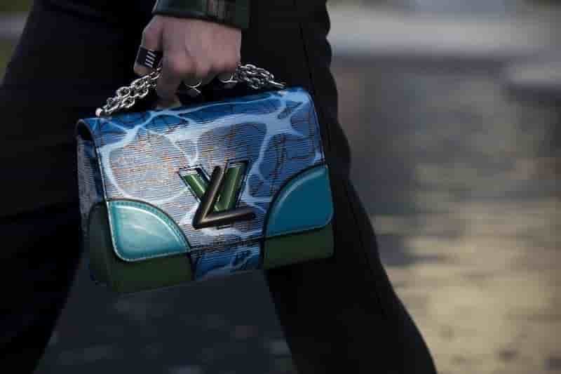 Louis vuitton victime de la chute de la bourse de shanghai