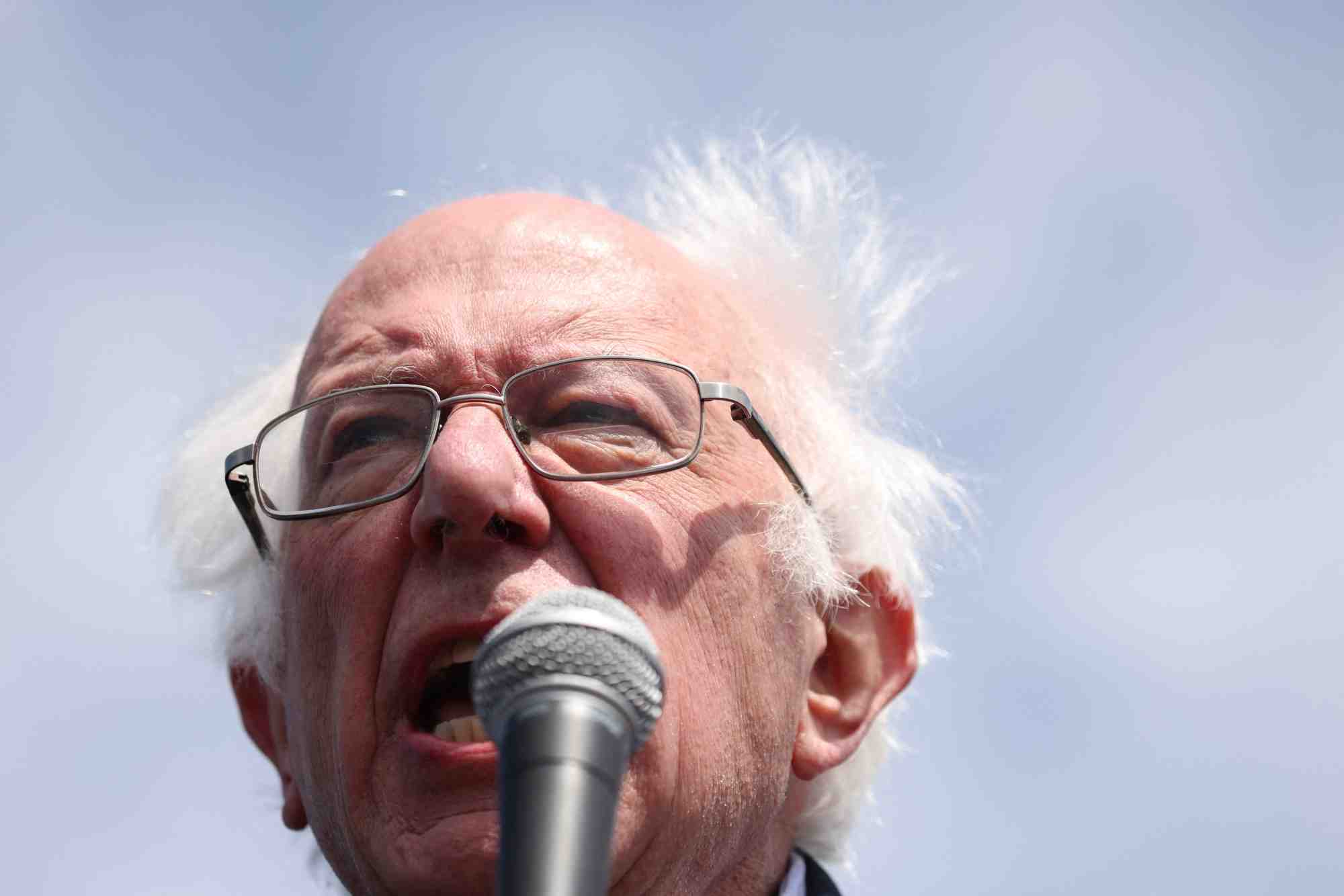 Bernie sanders etrille le president d'amazon lors d'une audition au senat