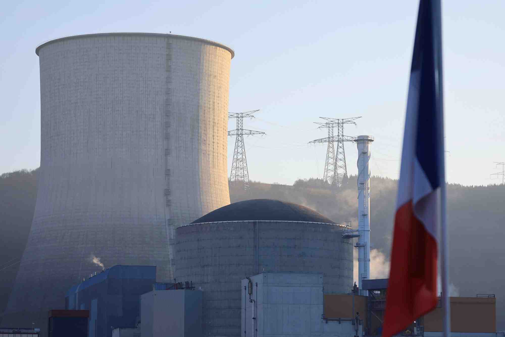 Vue sur la centrale nucleaire edf a chooz