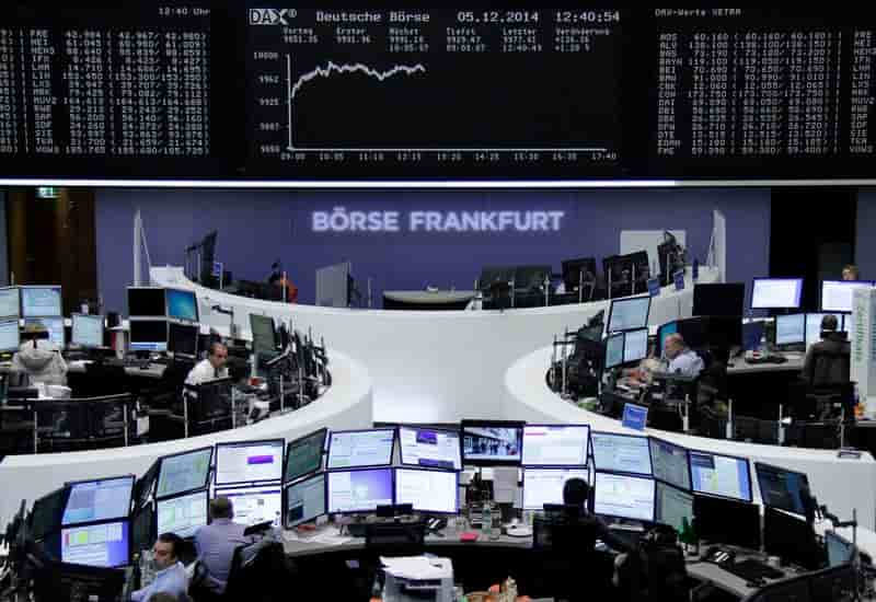 Les Bourses européennes accentuent leurs pertes à la mi-séance