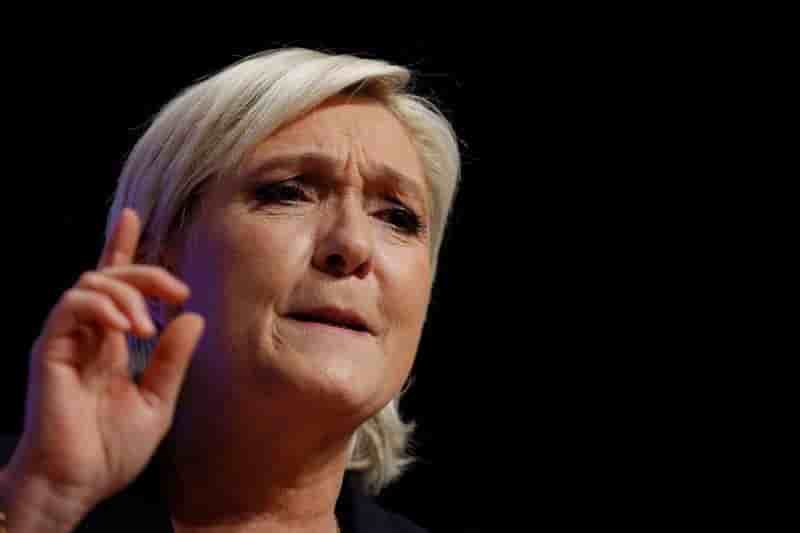 Marine le pen laboure les terres agricoles bretonnes