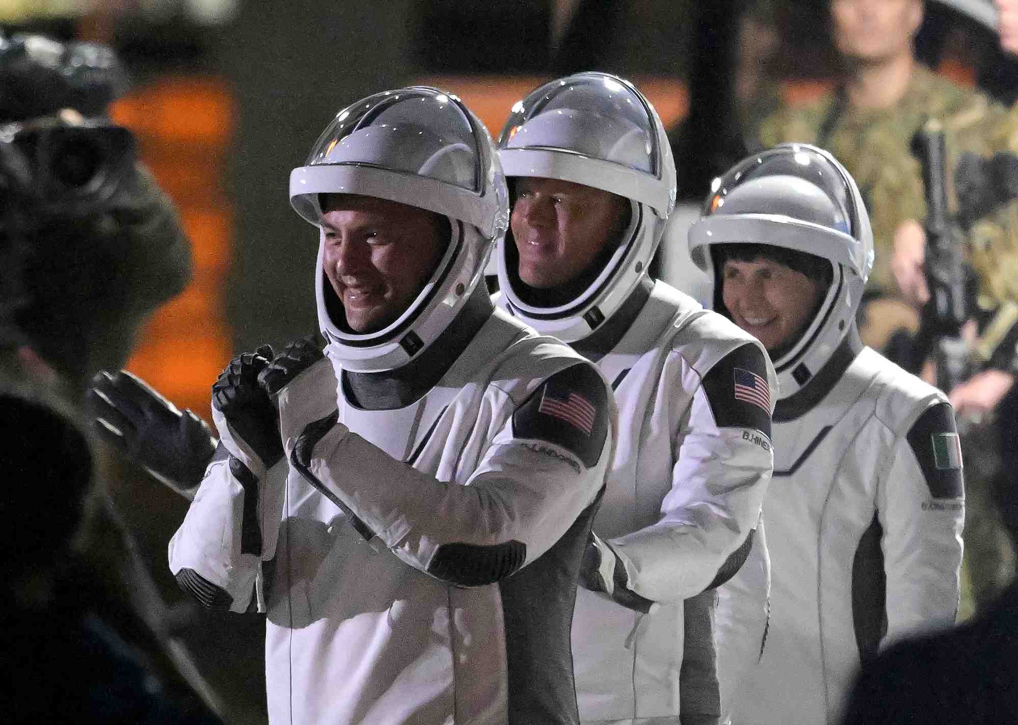 Les astronautes kjell lindgren, robert hines et samantha cristoforetti avant leur depart pour une mission de pres de six mois a bord de la station spatiale internationale (iss),