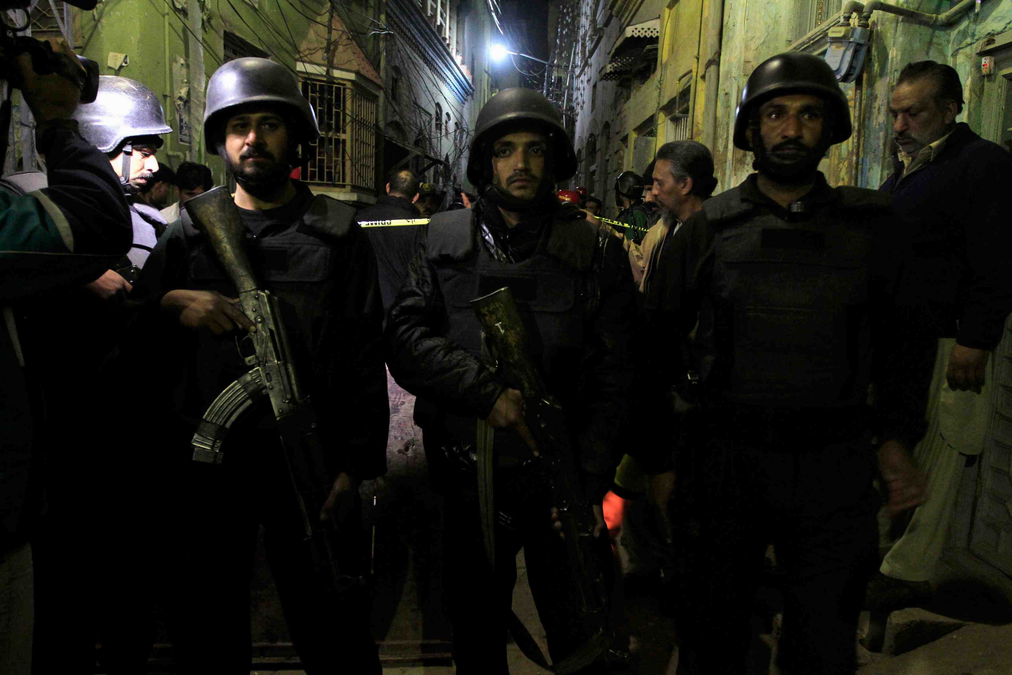 Six morts dans un attentat contre une mosquee chiite au pakistan