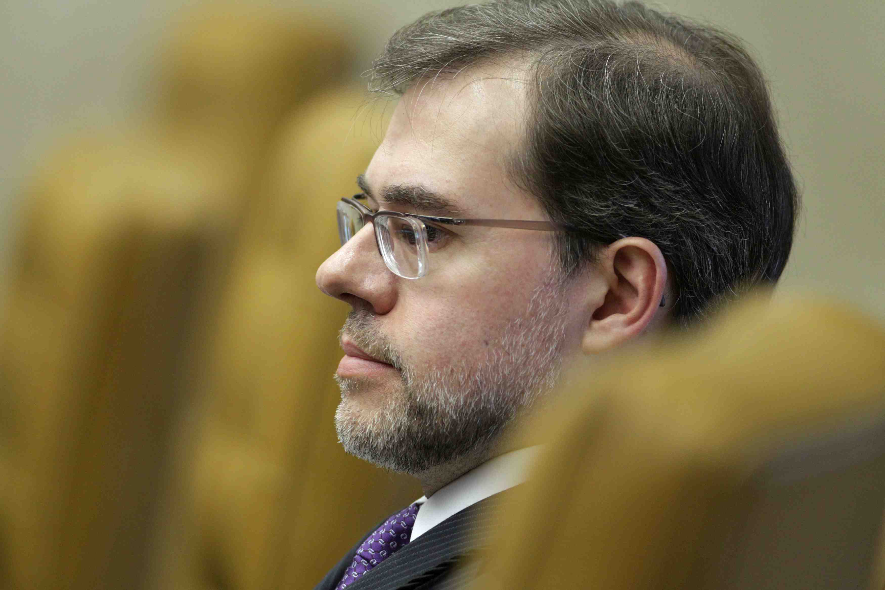 Bresil: lula doit rester en prison, dit le juge en chef de la cour supreme