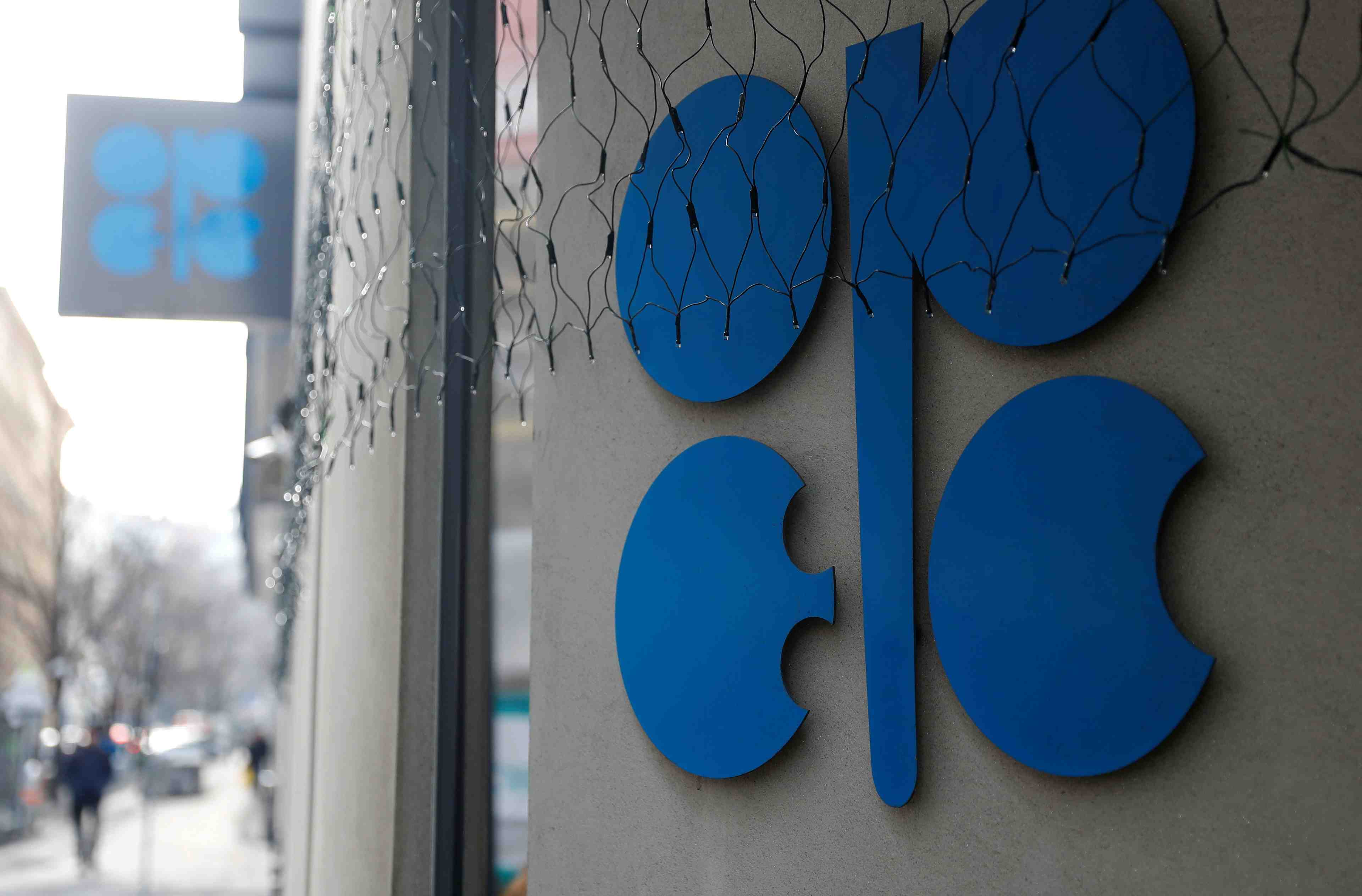 Petrole: la reunion opep+ est terminee, pas d'accord sur la production