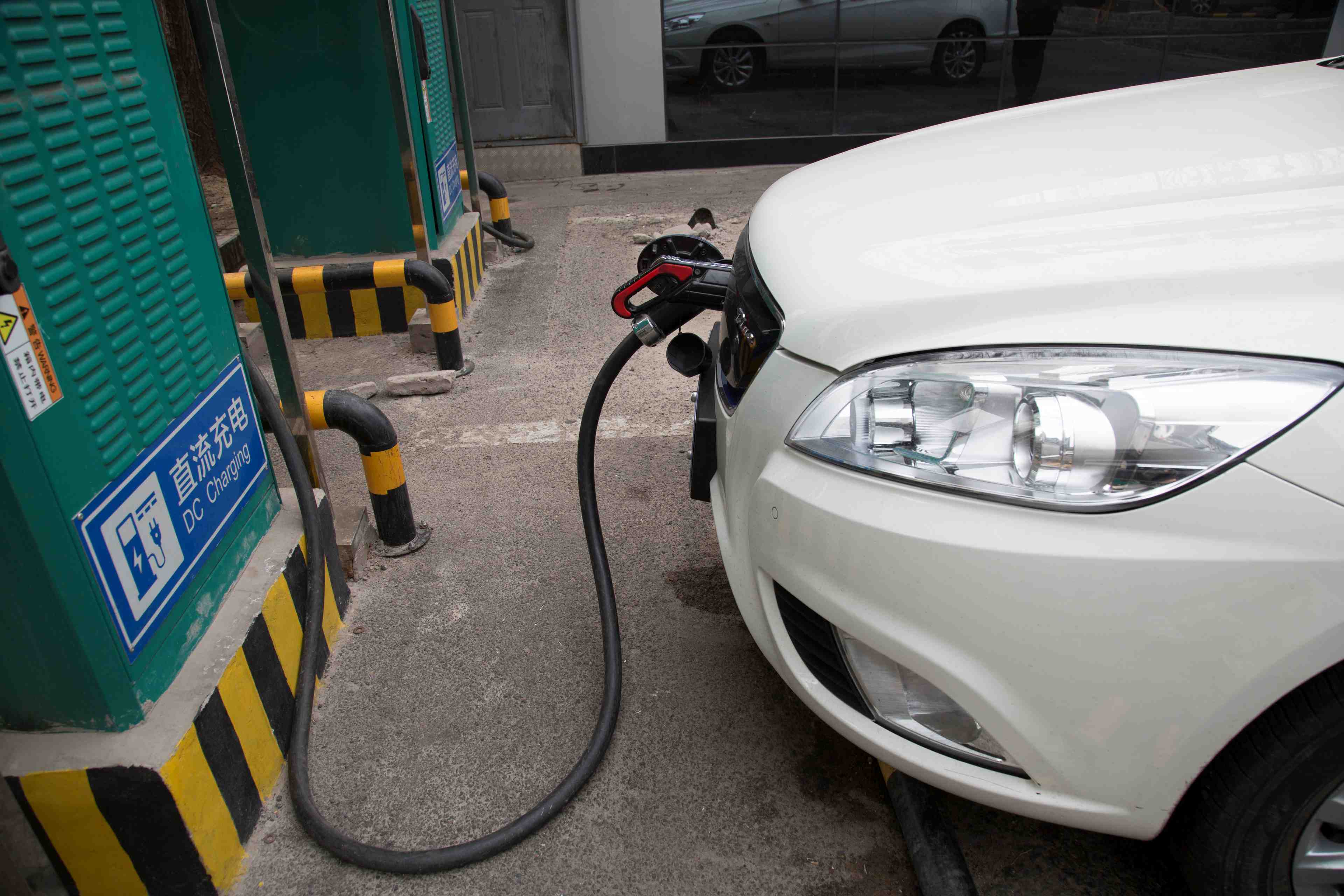 En chine, 50% des vehicules vendus seront des voitures "propres" d'ici 2035