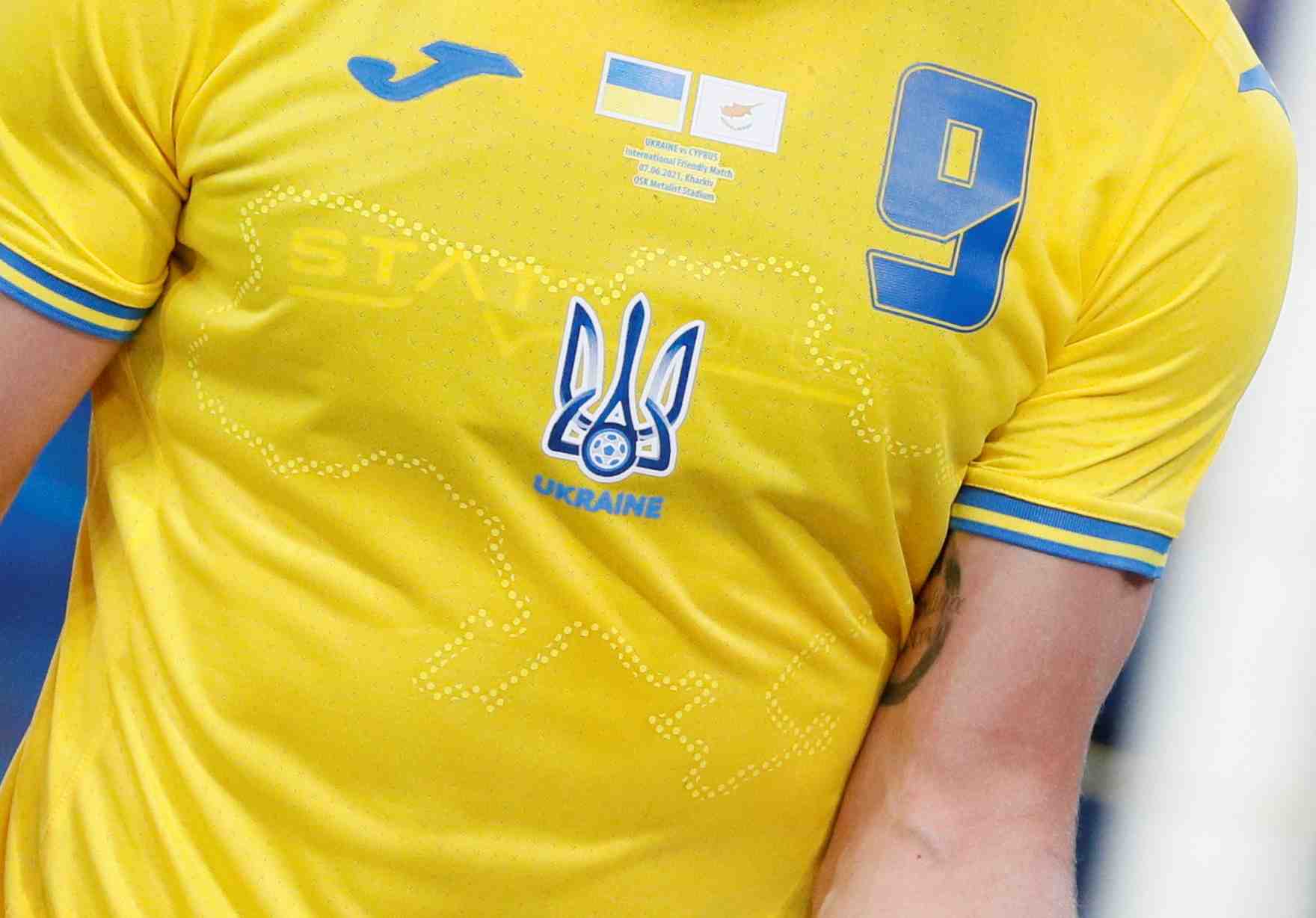 Football: l'uefa demande a l'ukraine de retirer un slogan "politique" de son maillot
