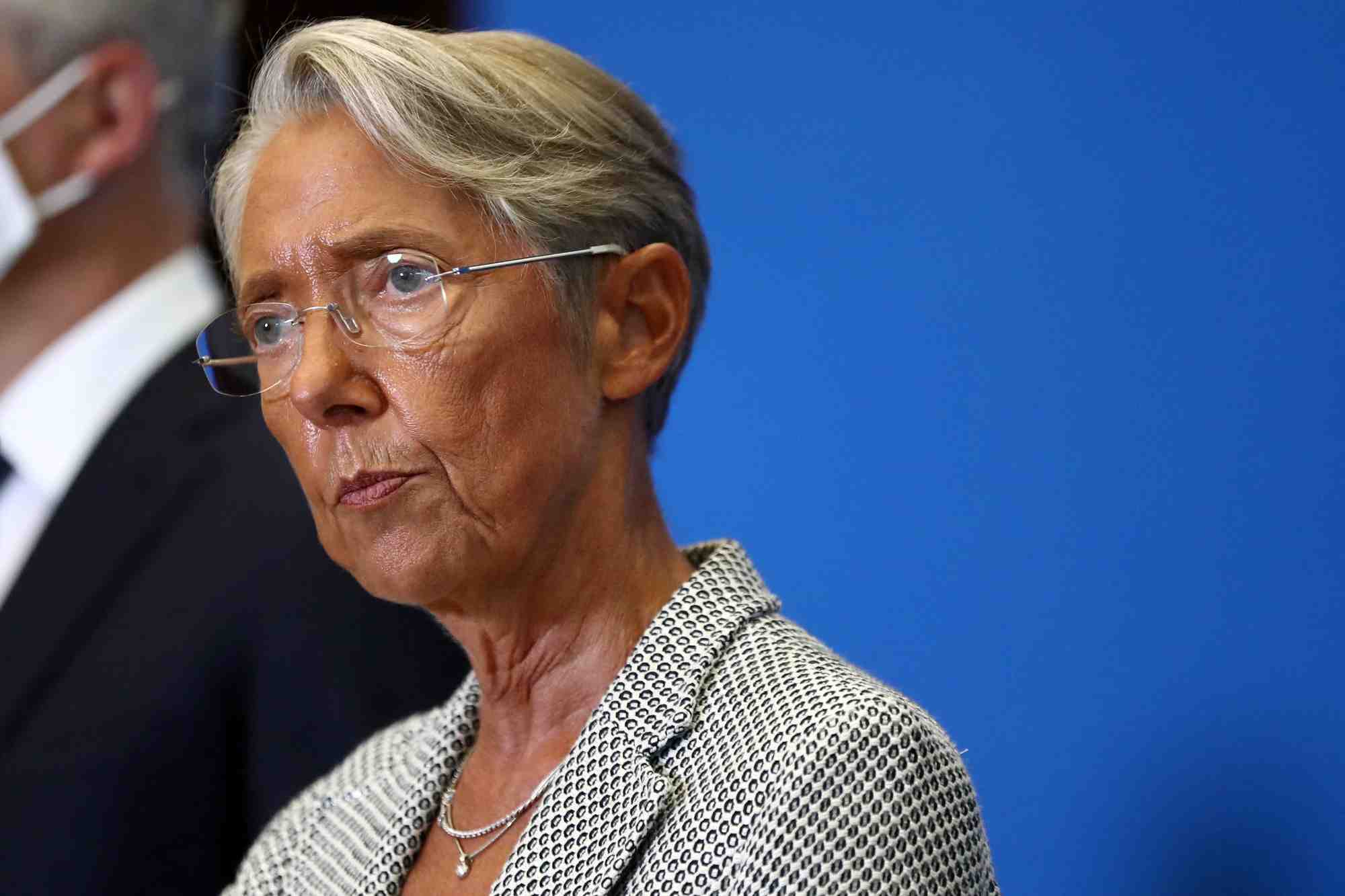 France: le gouvernement appelle a renforcer le teletravail a la rentree