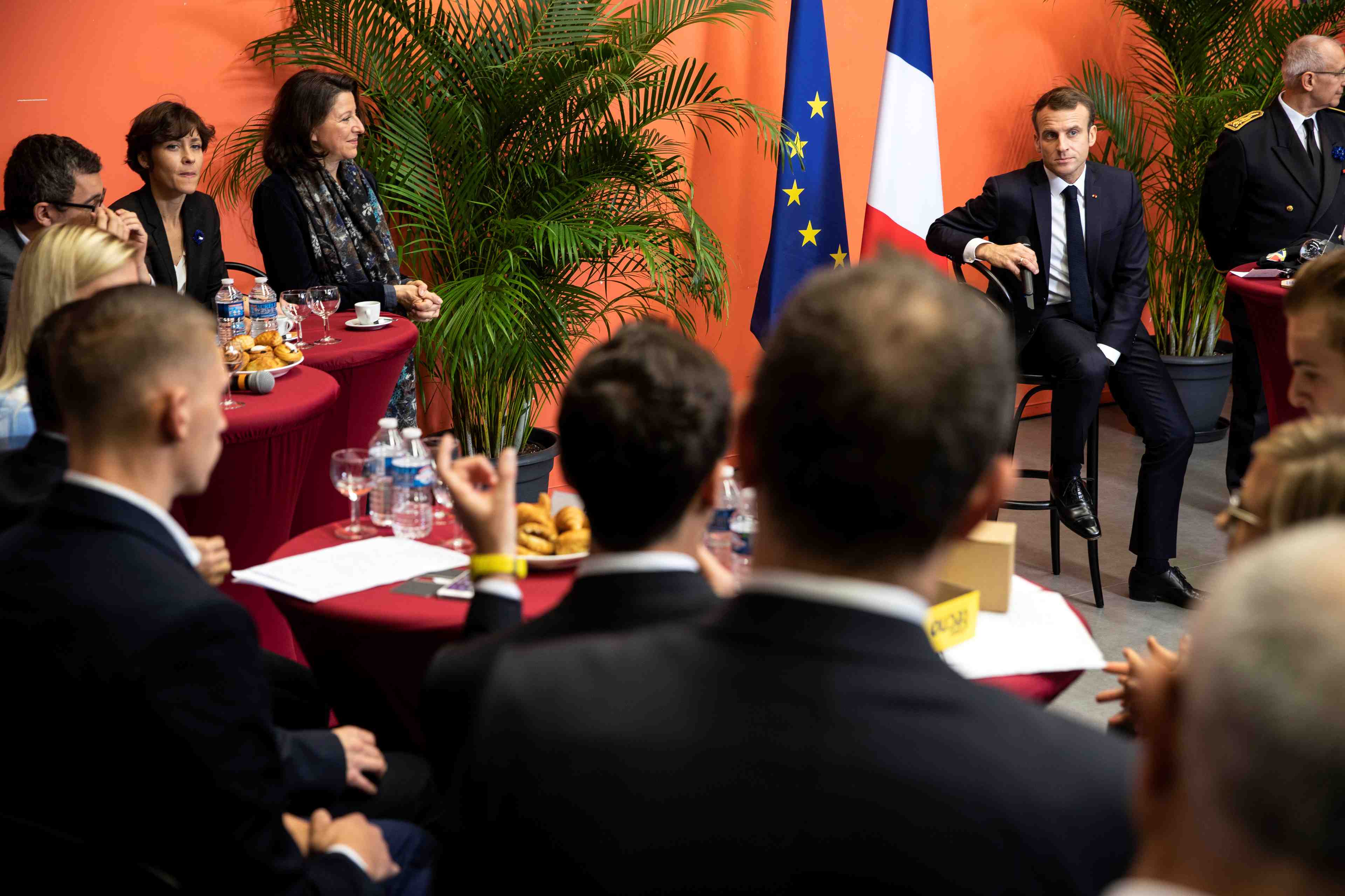 Macron confirme vouloir le bonus-malus sur les contrats courts