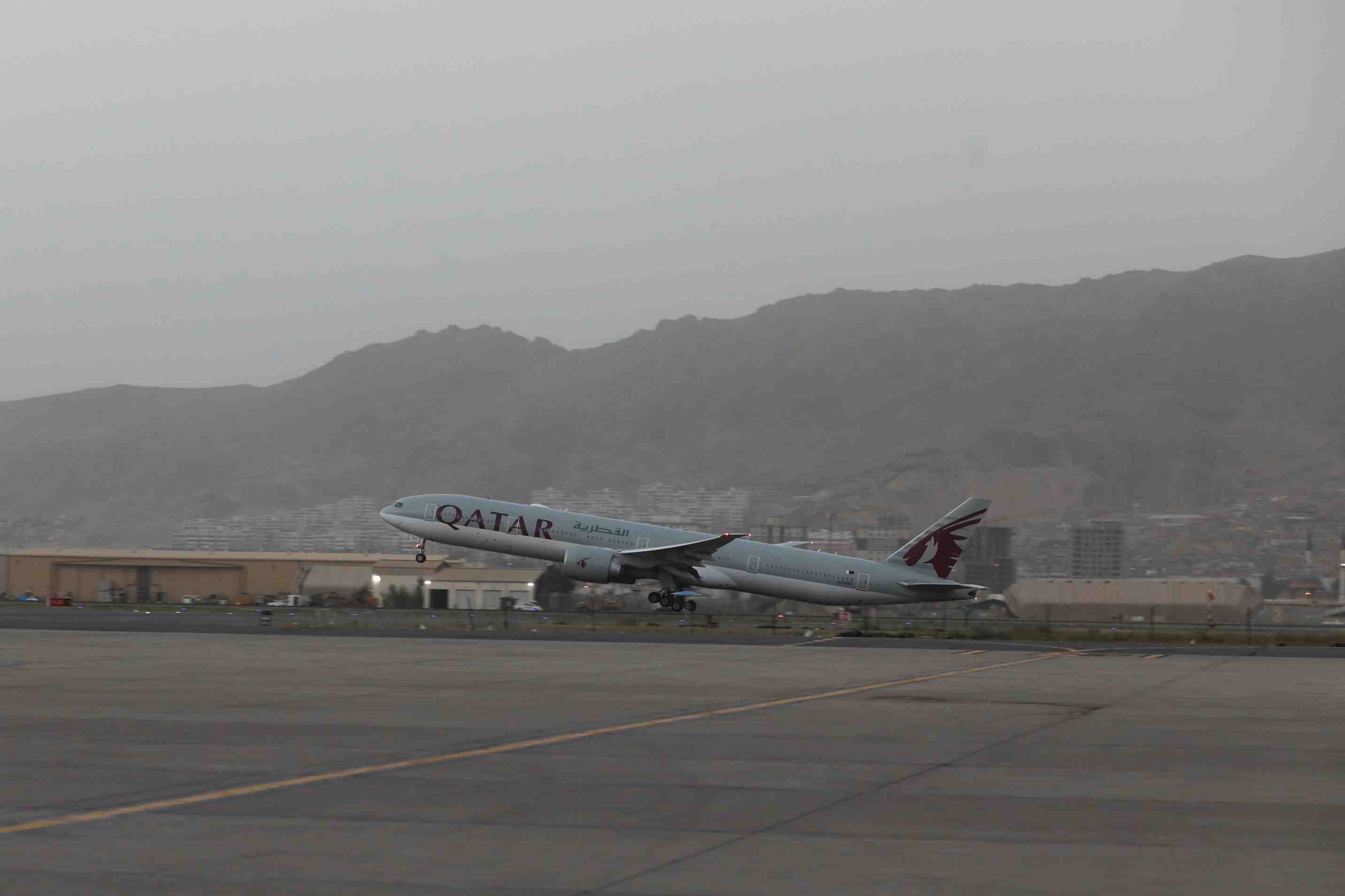 Nouvel vol d'evacuation d'afghanistan vers le qatar, des francais a bord