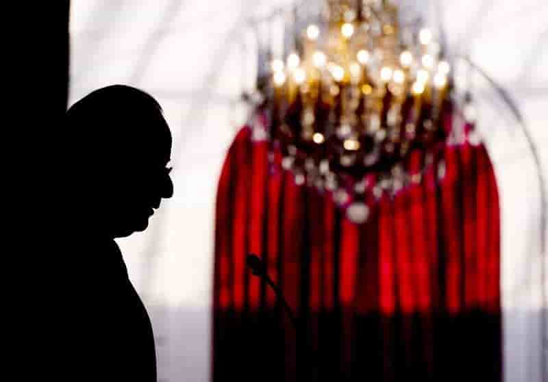 Hollande opéré en 2011,débat relancé sur la santé des présidents