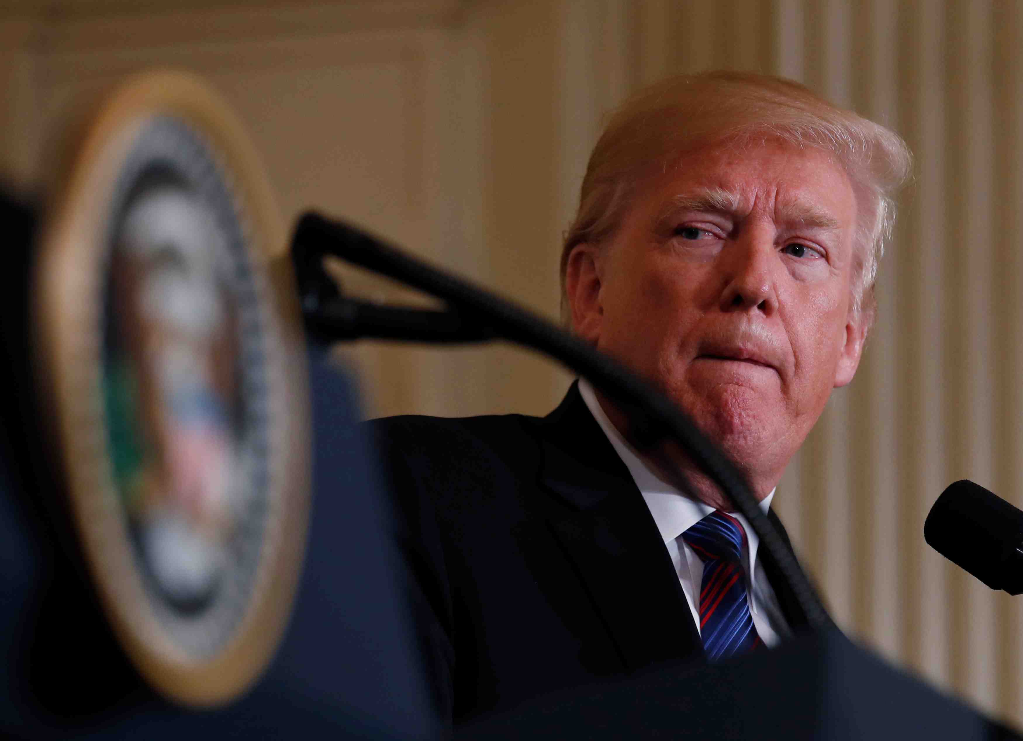 Trump va laisser les troupes en syrie "un peu plus longtemps"