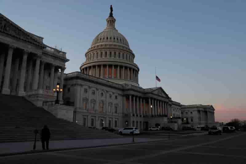 Etats-unis: la chambre des representants adopte le texte sur le plafond de la dette