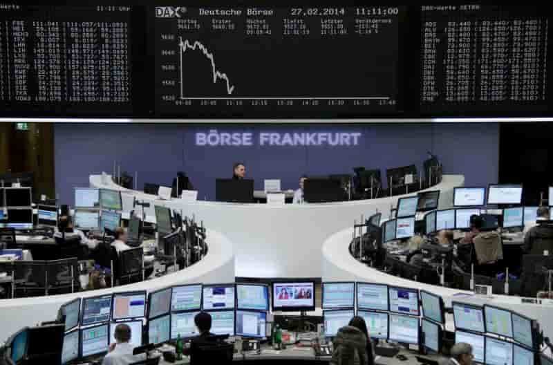 Les Bourses européennes confirment leur baisse à la mi-journée