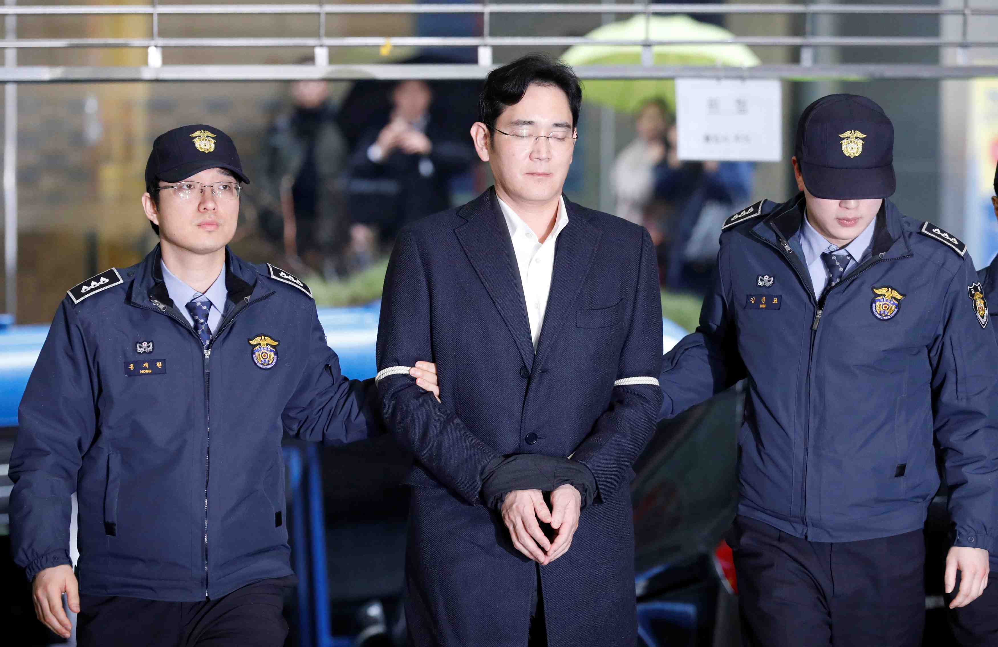 Le patron de samsung mis en examen