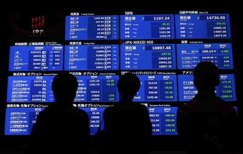 Tokyo cloture en baisse