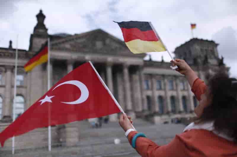 Ankara dit aux turcs allant en allemagne de faire attention