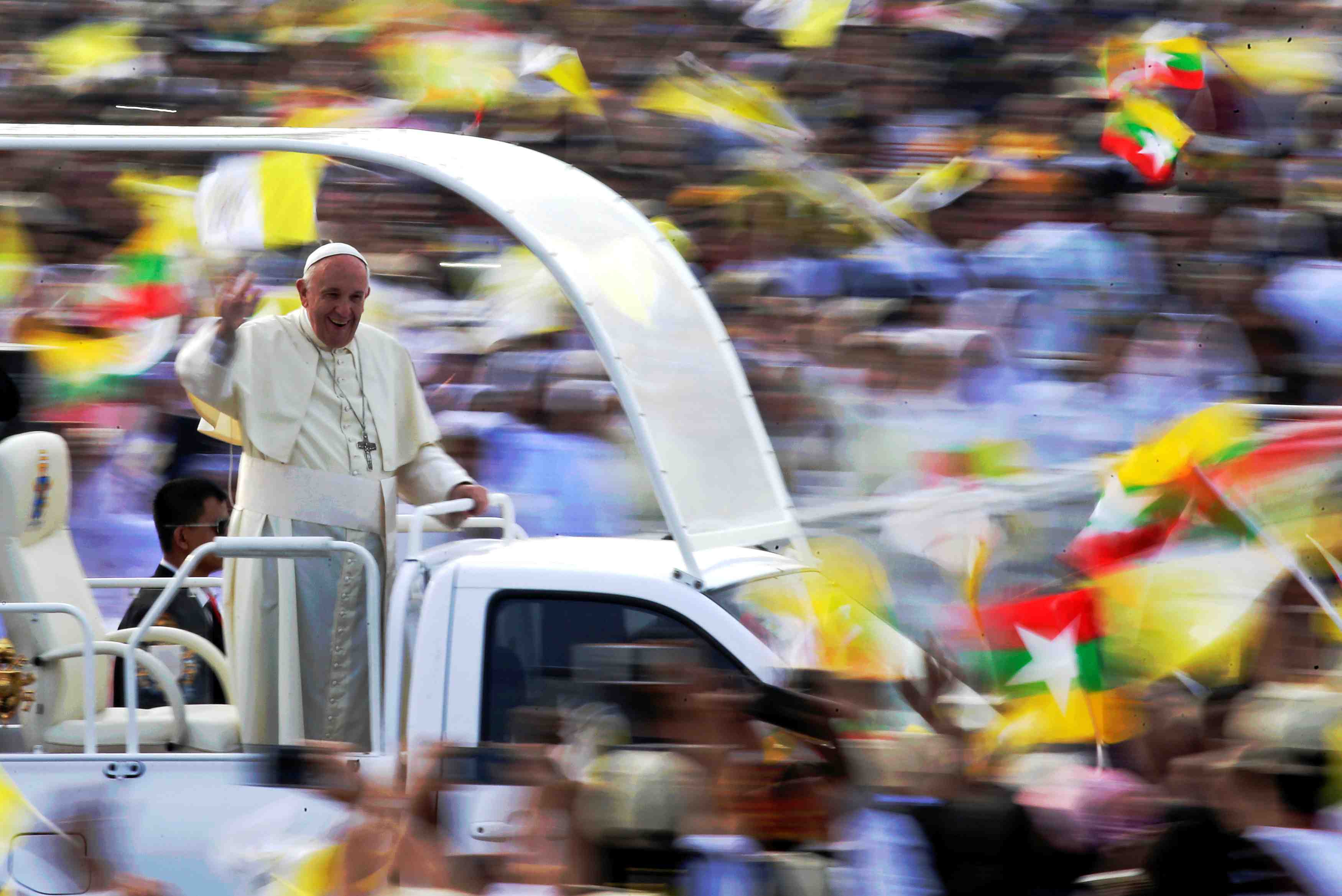Le pape appelle le peuple birman a la paix