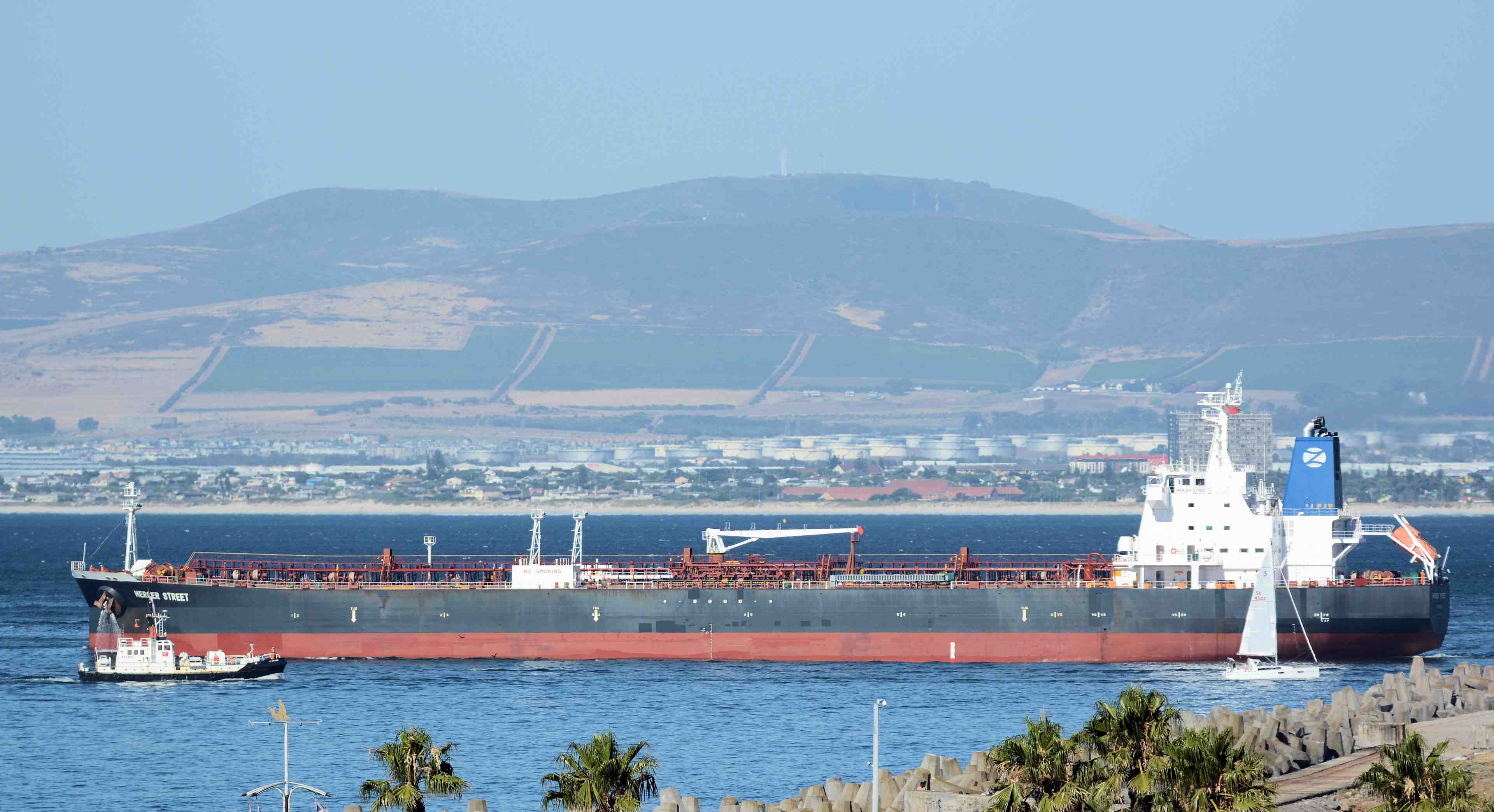 Petrolier: l'iran promet de riposter a toute "initiative" occidentale
