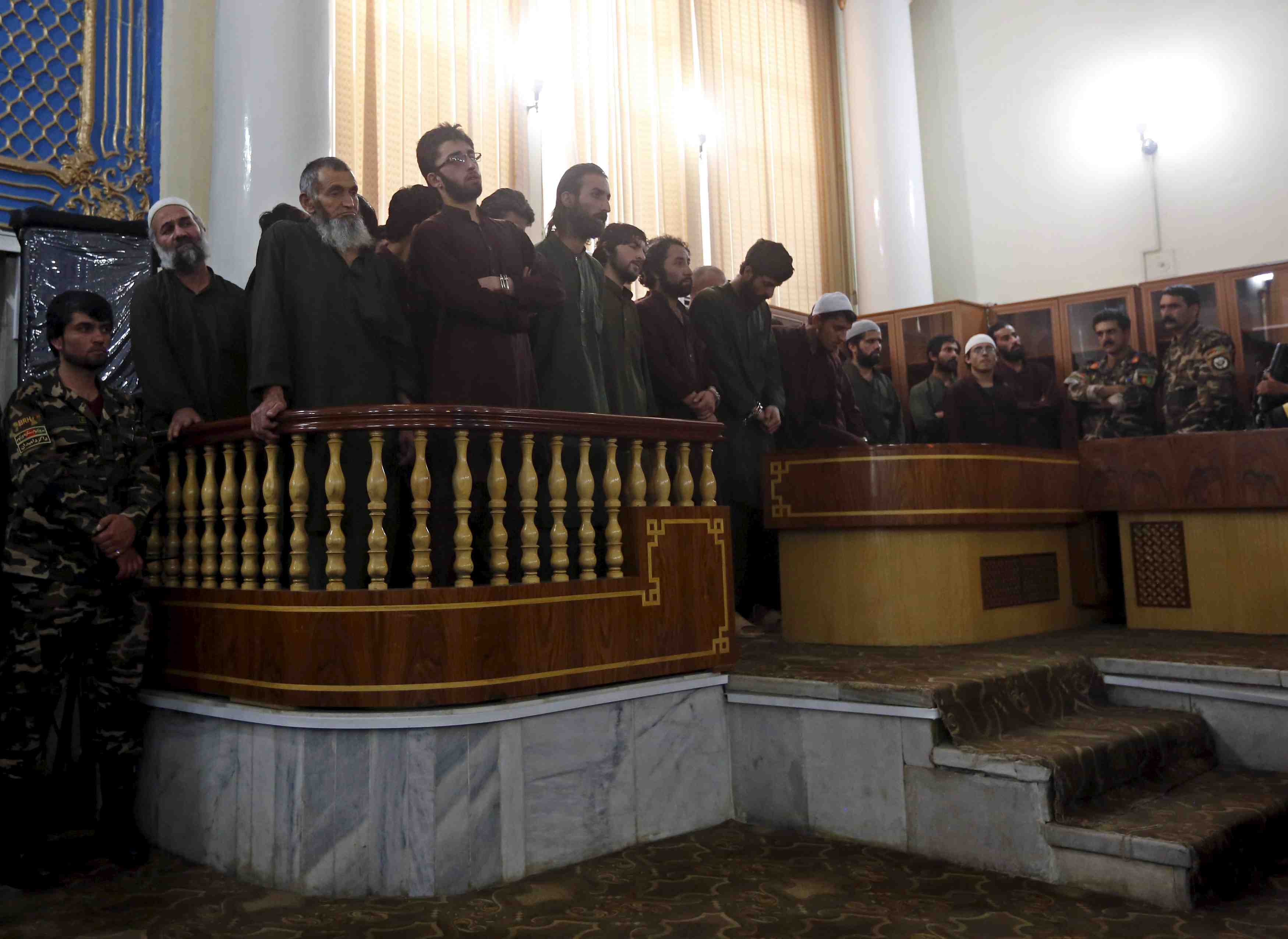 Quatre condamnations a mort pour le lynchage d'une femme a kaboul