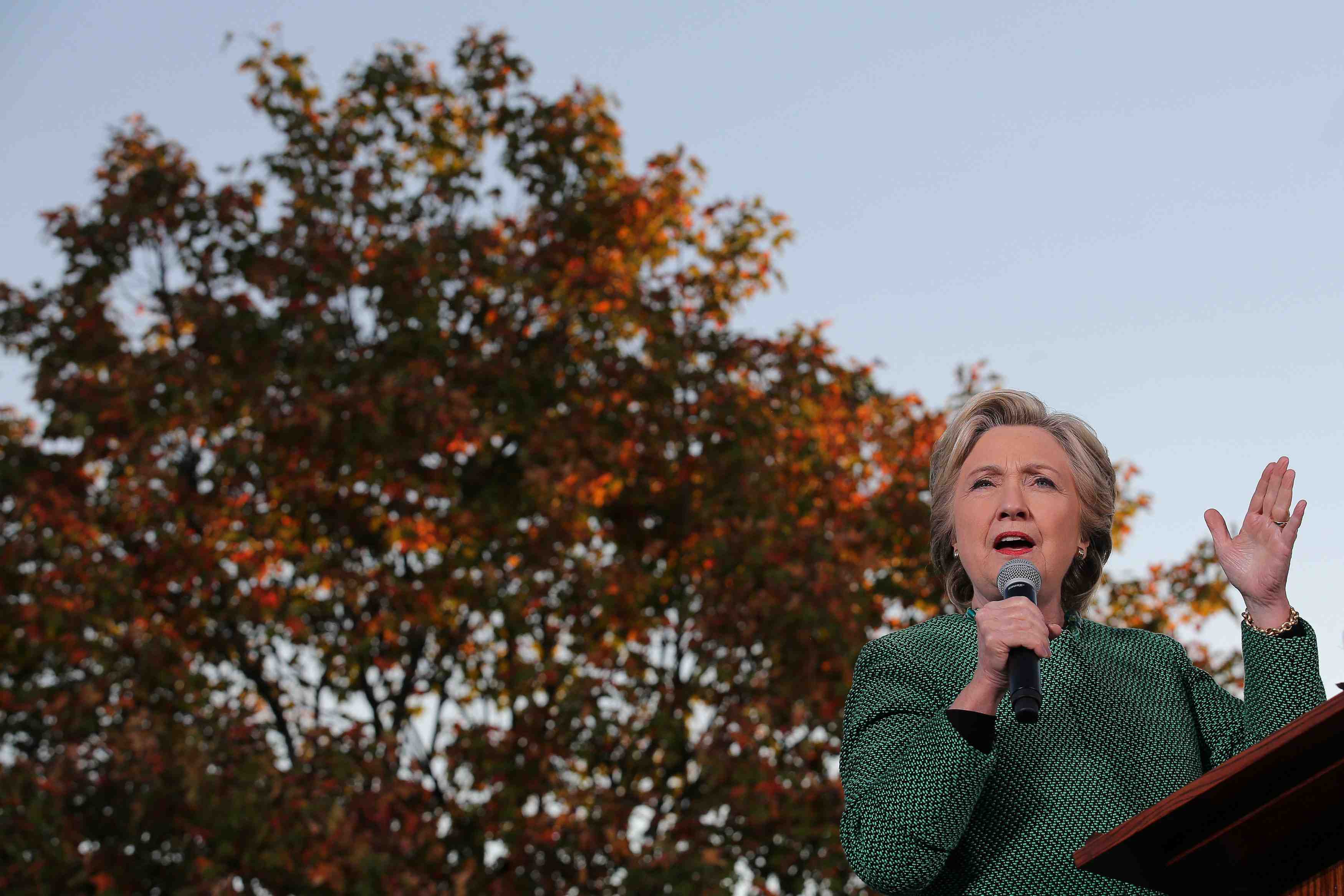 Clinton qualifie trump de "mauvais perdant"