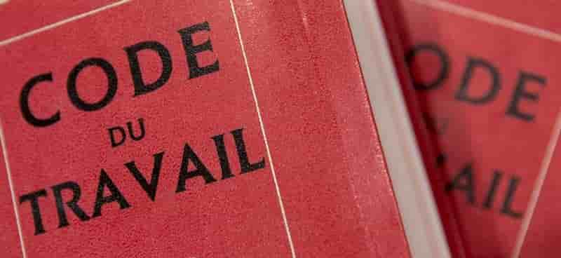 Le texte sur le code du travail adopte en commission