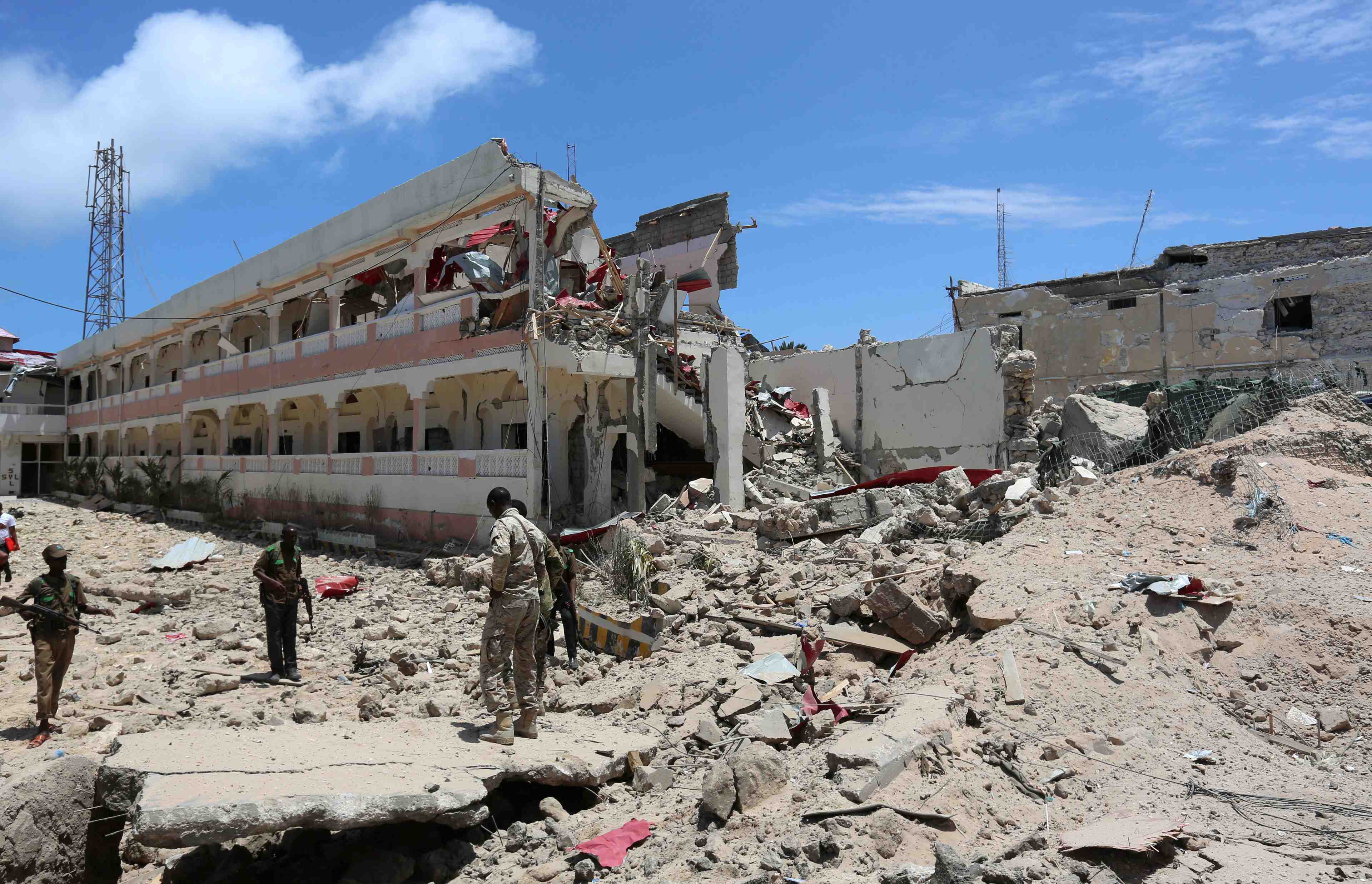 Somalie: un hotel de mogadiscio attaque par un commando d'al chabaab