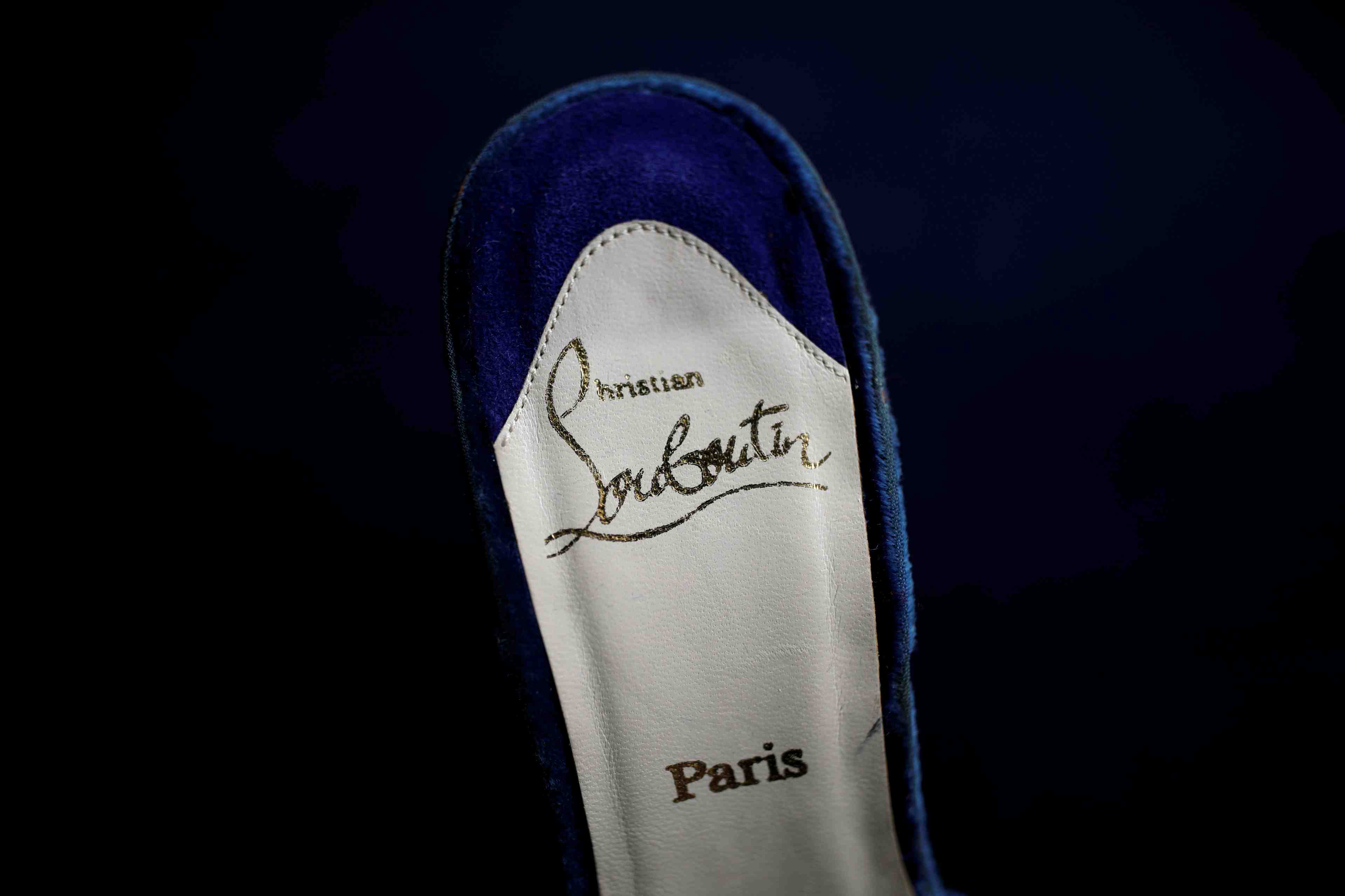 Exor prend 24% de louboutin pour 541 millions d'euros