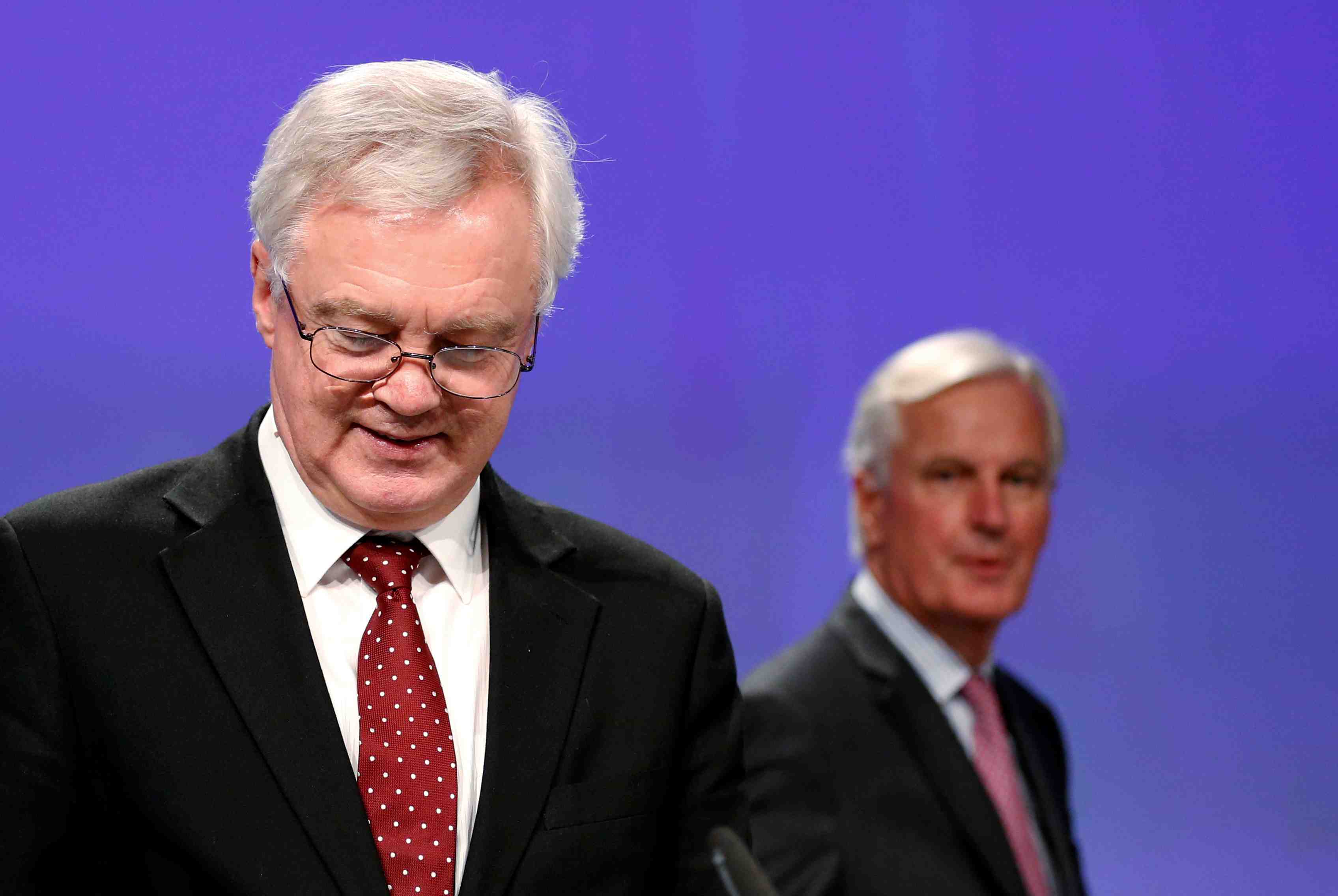 Les negociations progressent sur le brexit, pas encore assez