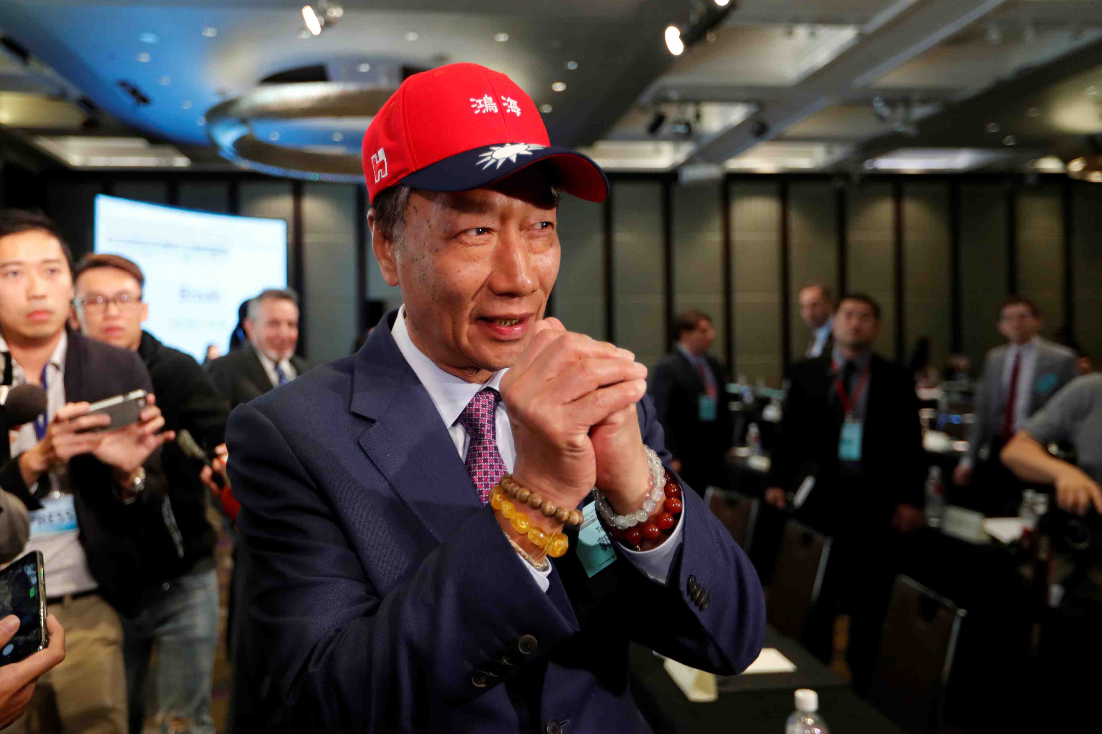 Le president de foxconn prend du recul, envisage la presidence de taiwan