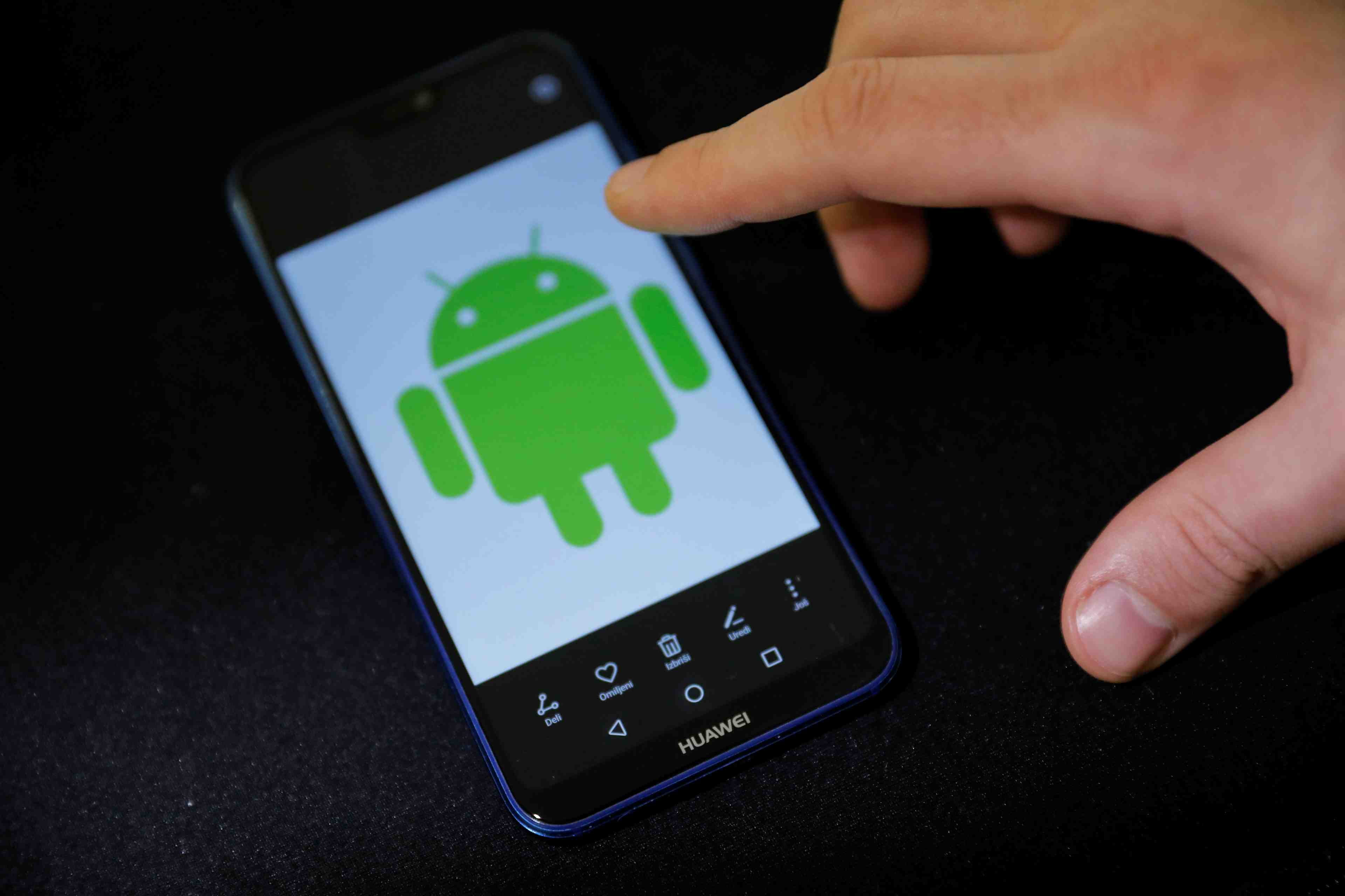 Les proprietaires de smartphones huawei s'interrogent