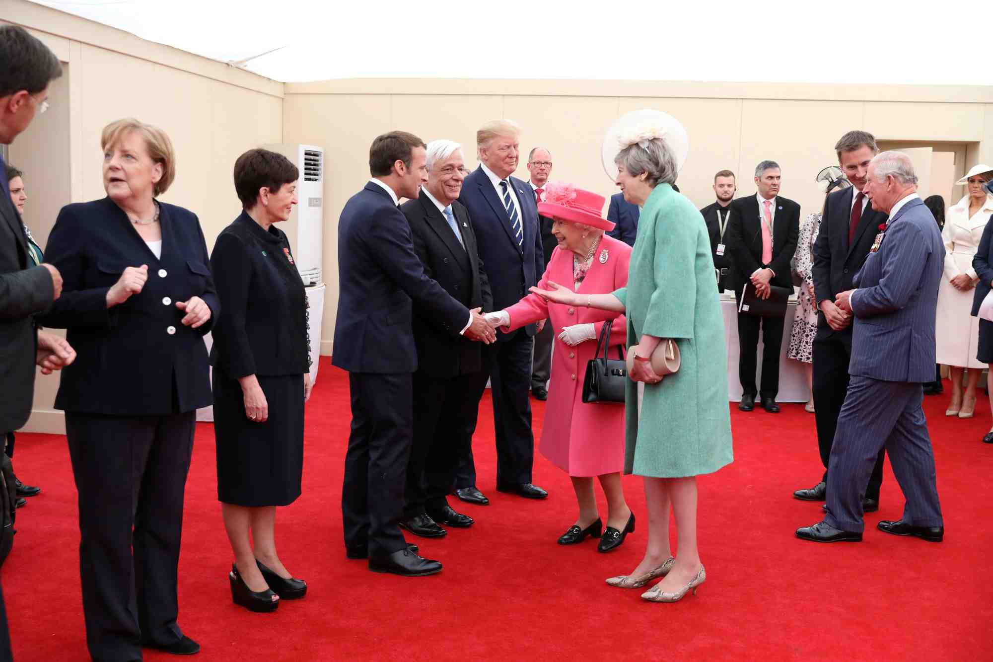 France: la presidence rend hommage a la reine elizabeth ii
