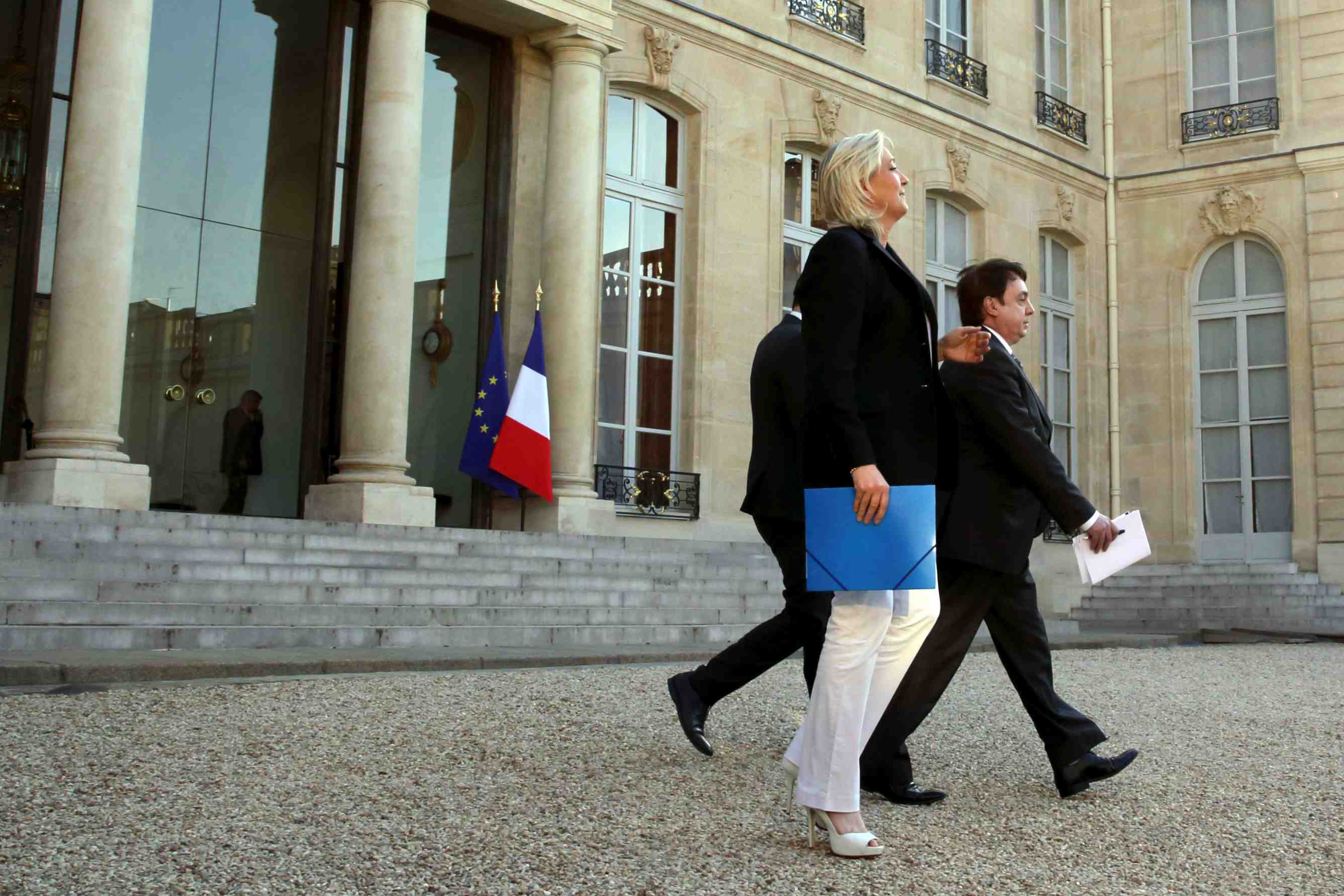 Proces en vue pour deux proches de marine le pen