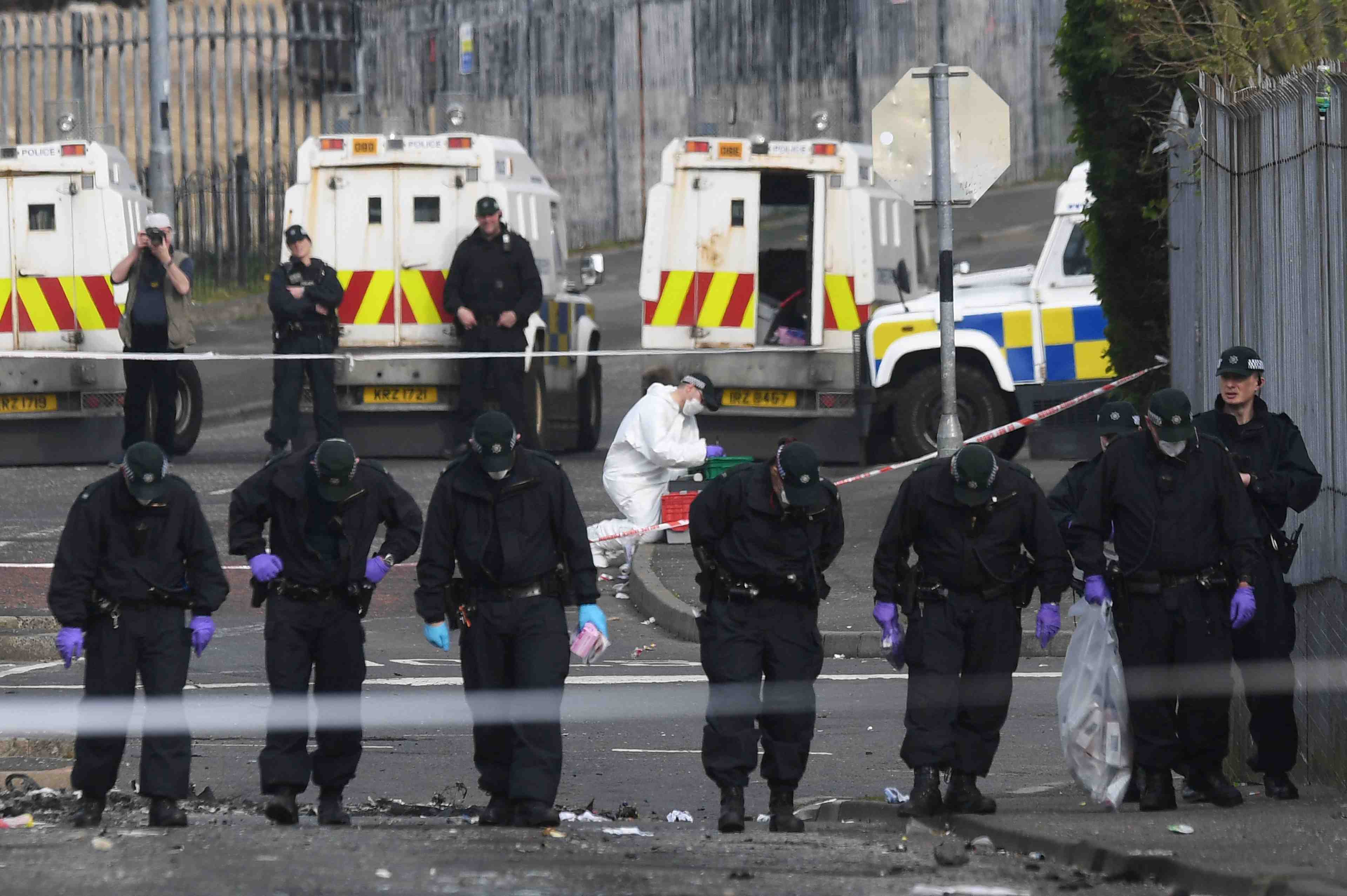Deux arrestations en irlande du nord apres la mort d'une journaliste