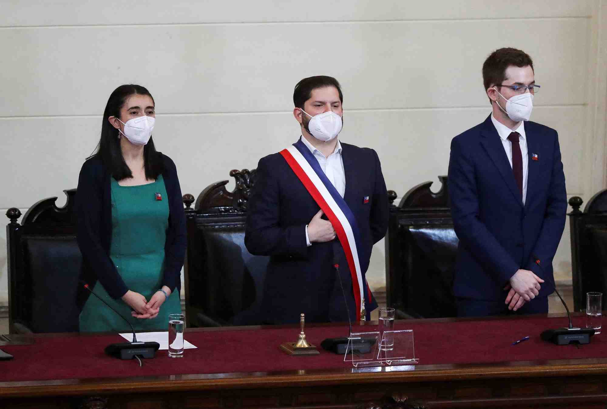 Chili: le projet de nouvelle constitution remis au president