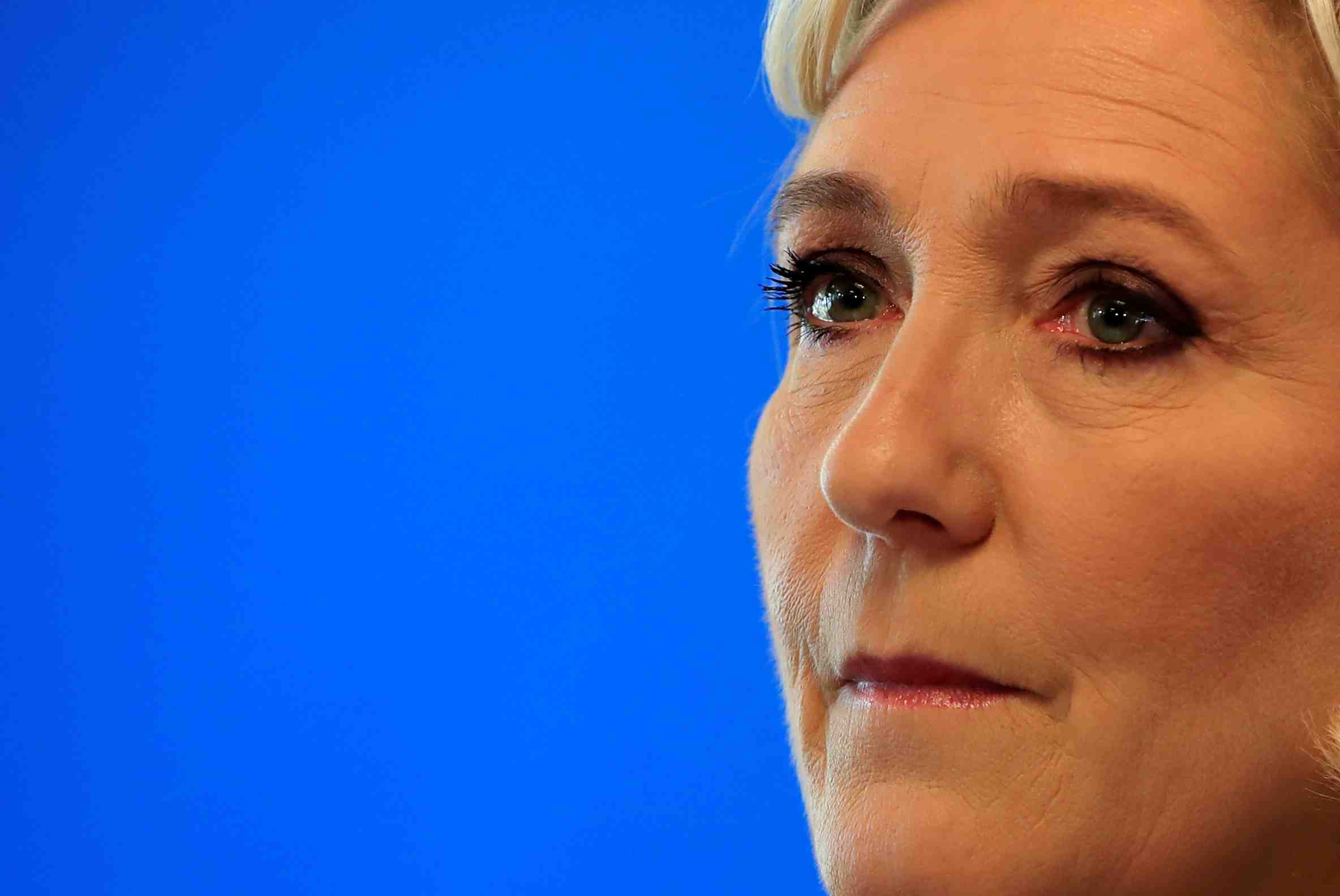 Affaire benalla: marine le pen prete a voter la motion de censure