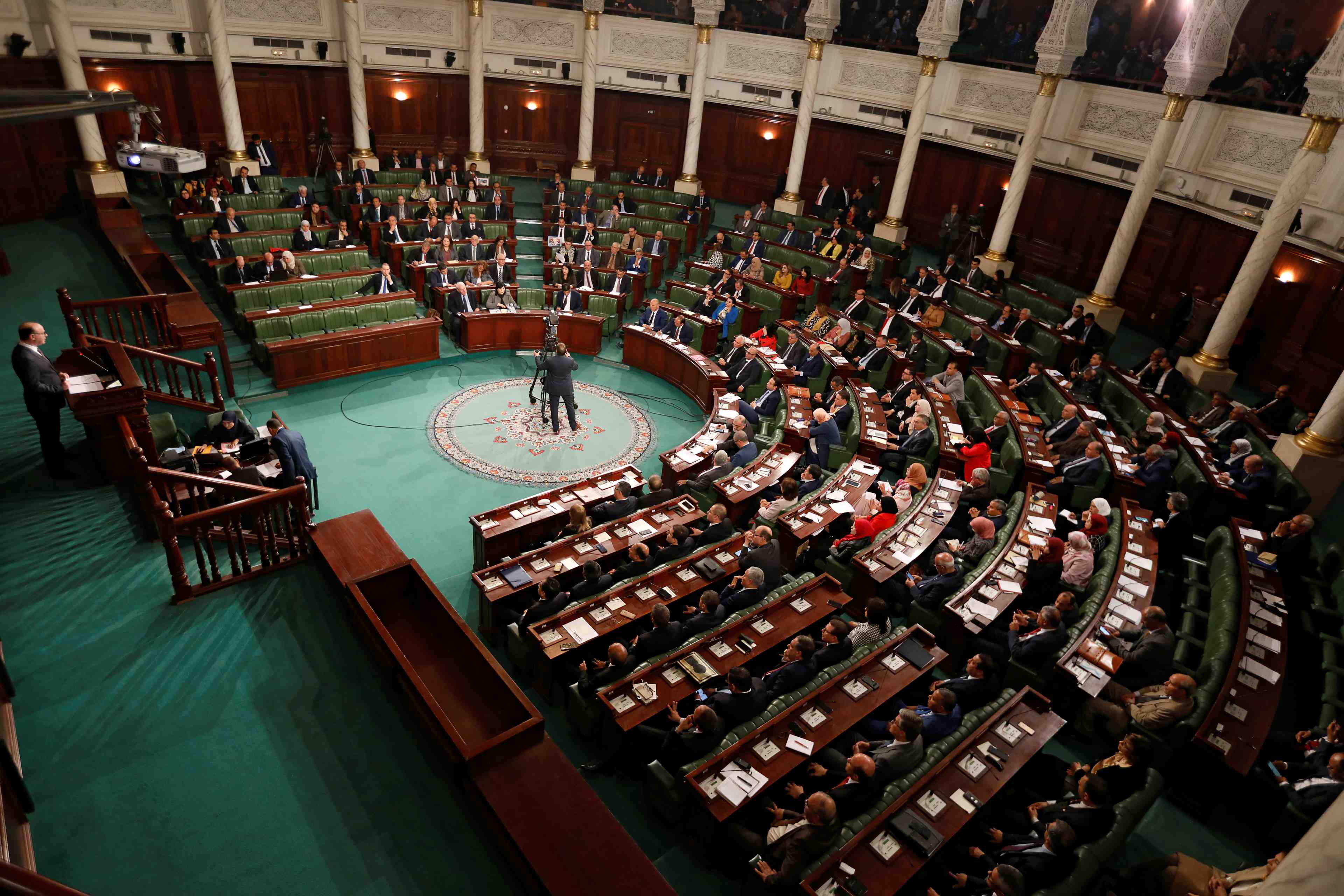 Tunisie: le parlement vote la confiance au gouvernement de coalition
