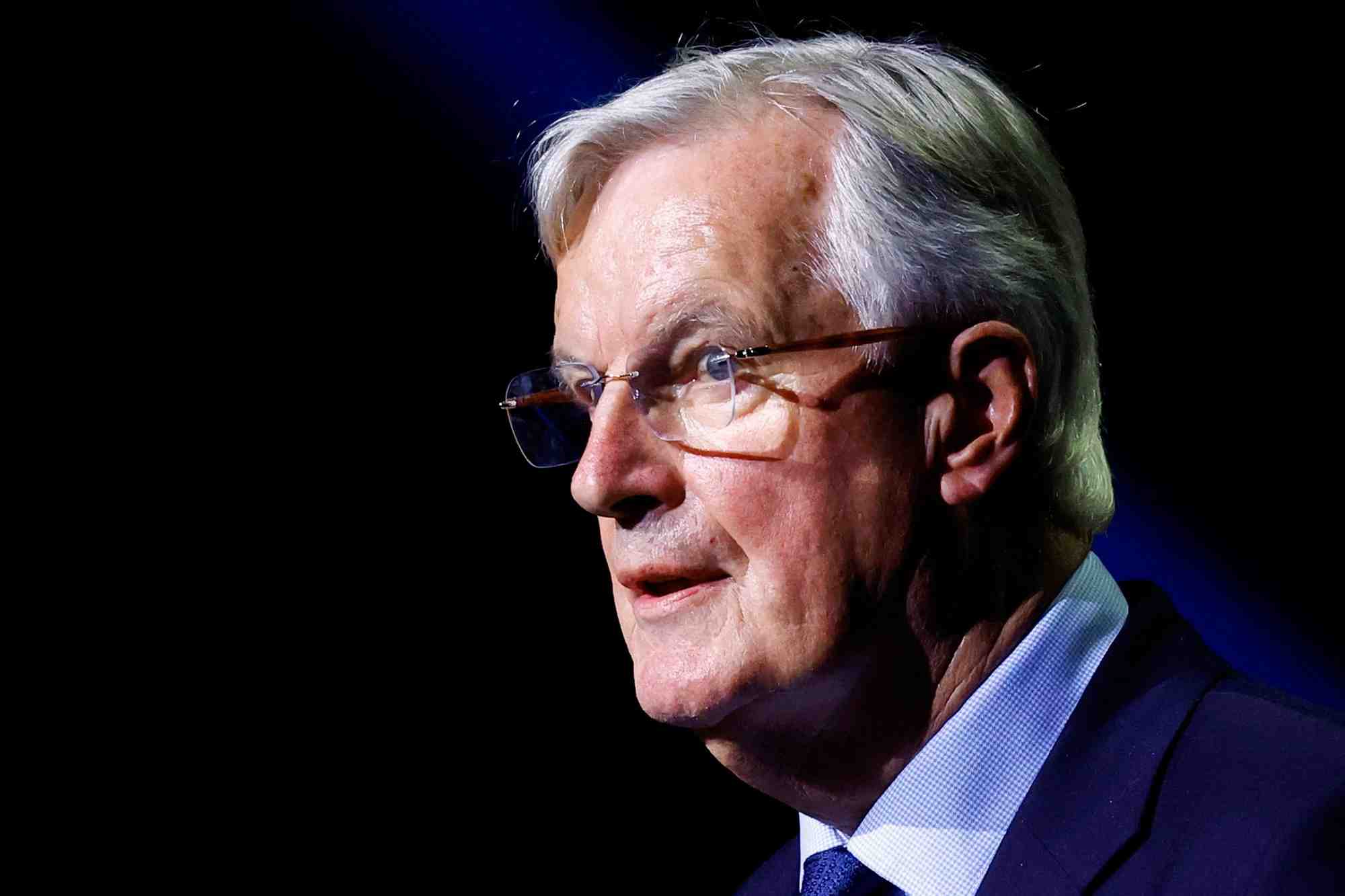 Michel barnier lors d'une ceremonie en hommage aux victimes de l'attaque du 7 octobre par le hamas en israel