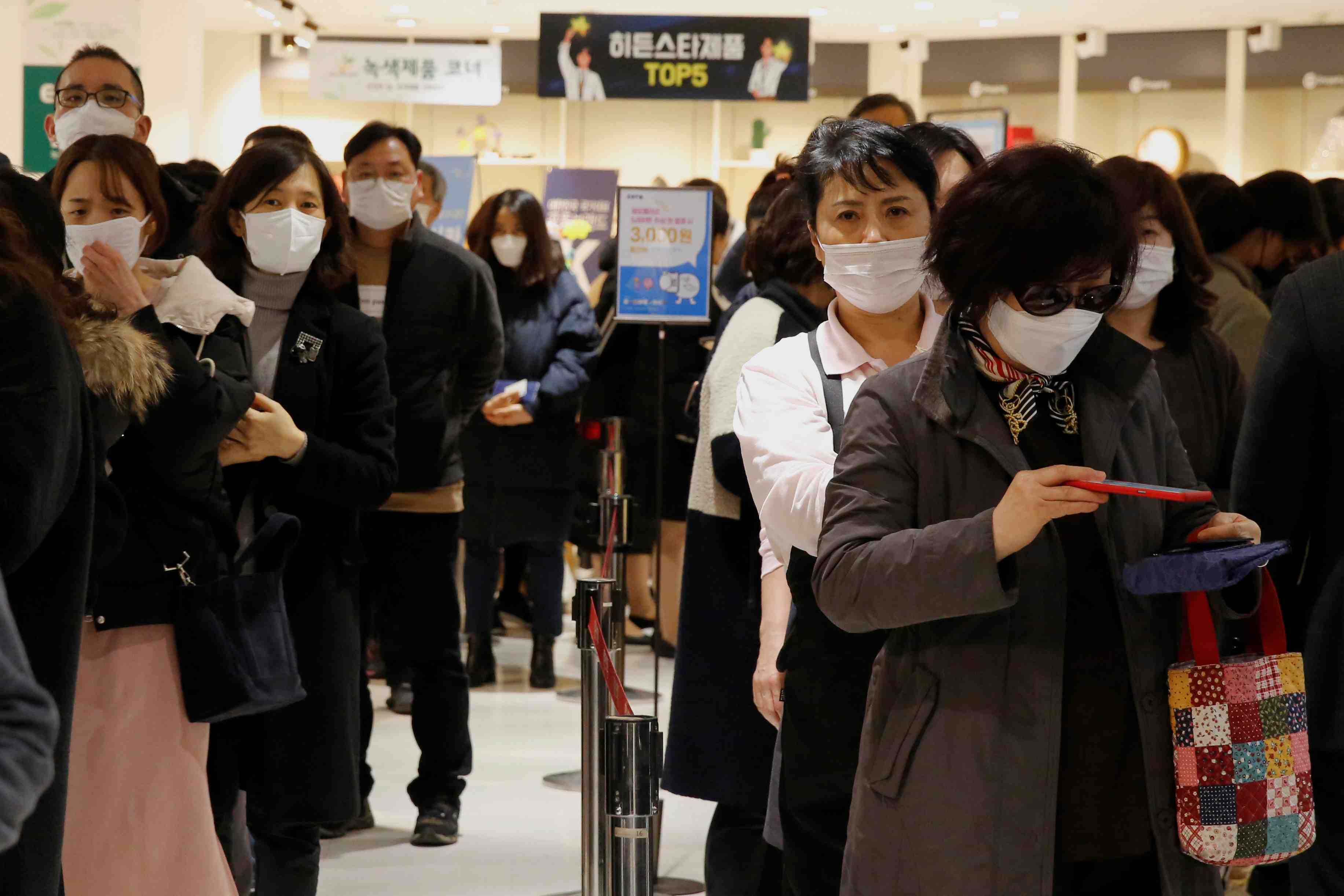 Coronavirus: pres de 1.600 personnes contaminees en coree du sud