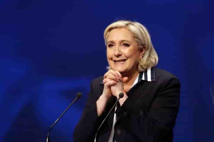La sortie de l'euro pourrait prendre un an et demi, selon le pen