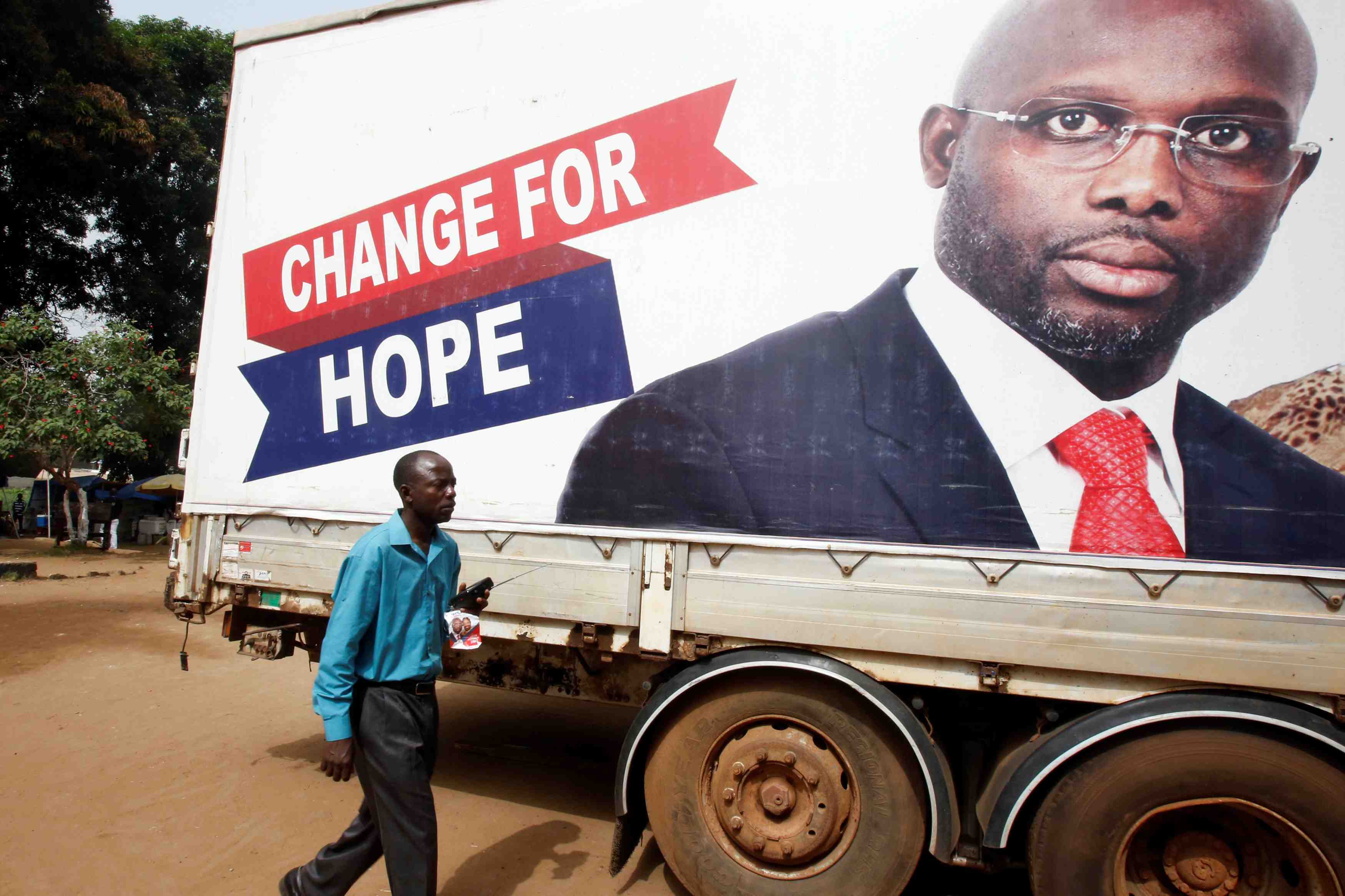 Les partisans de weah confiants dans sa victoire au liberia