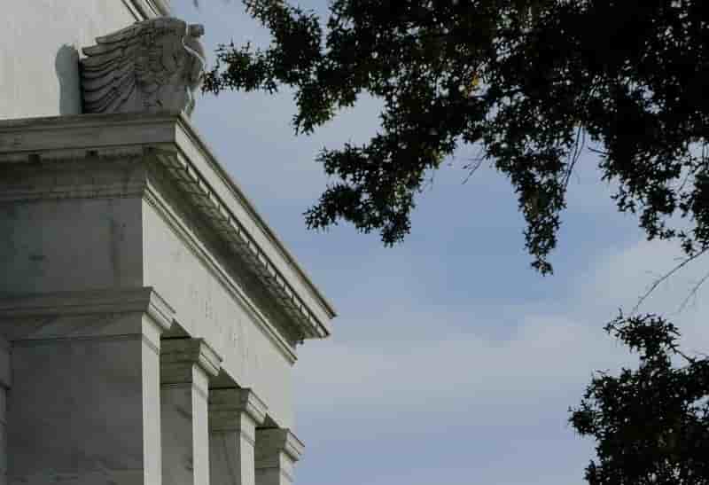 La croissance se poursuit aux etats-unis, "moderee" ou "modeste"