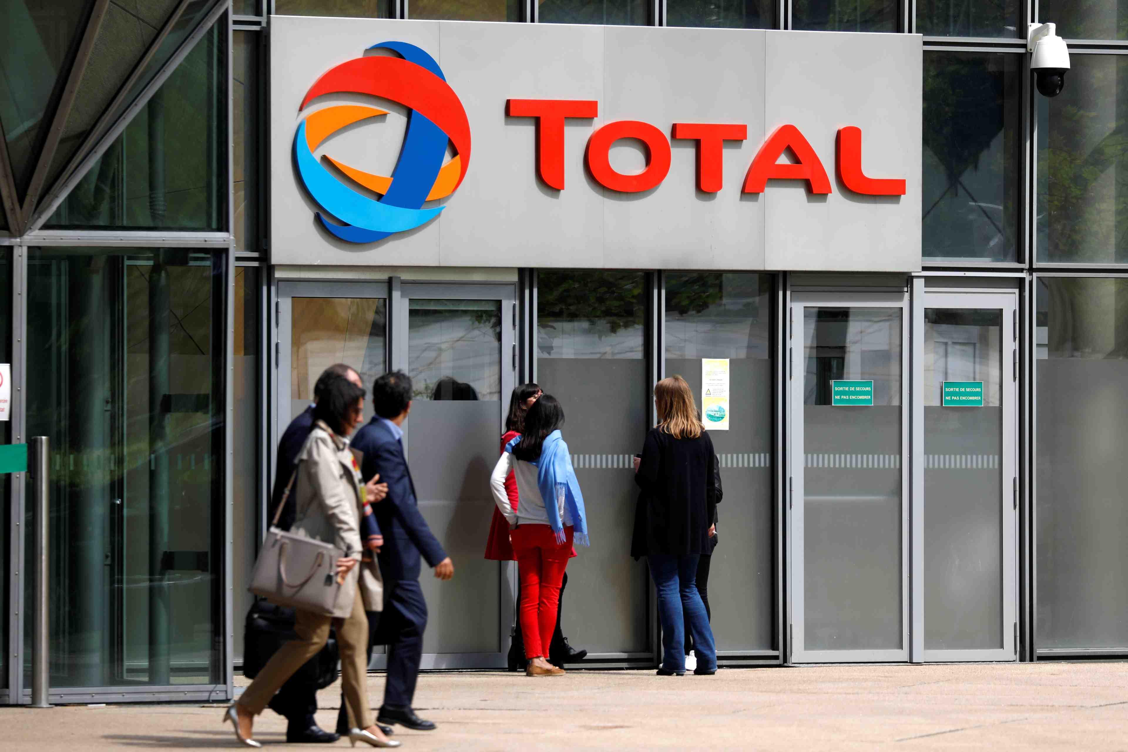 Total a plus de 95% de direct energie, retrait de la cote le 27/09