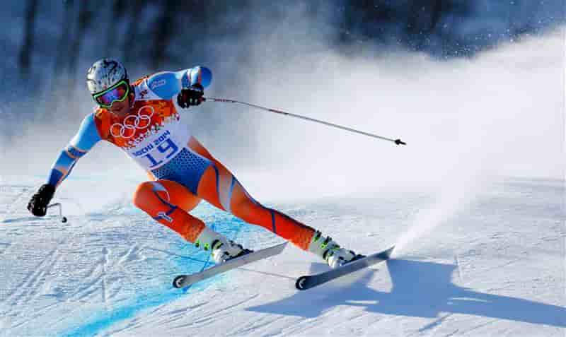JO: Aksel Lund Svindal juge les sauts de la descente à la limite