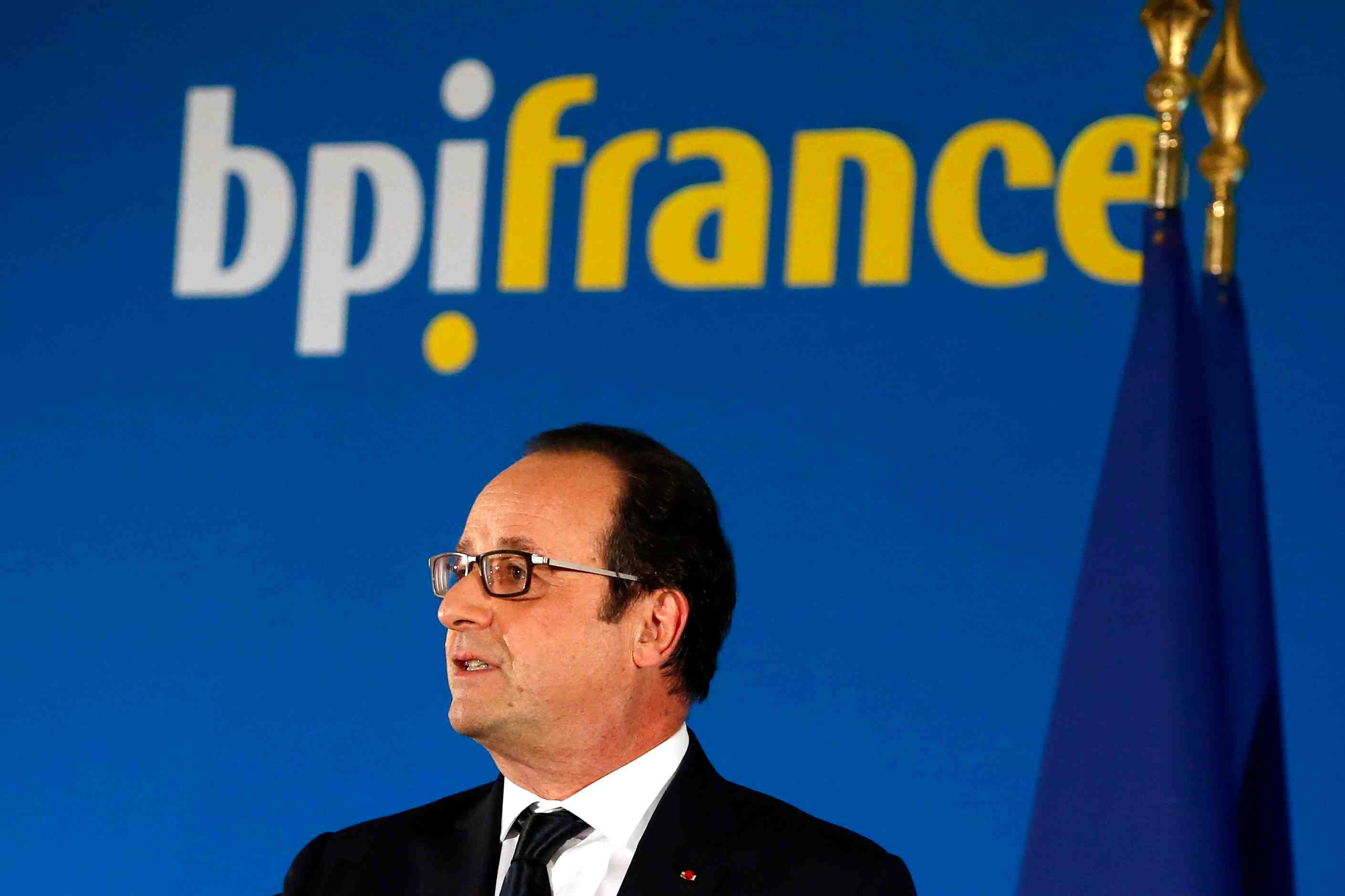 Hollande invite la bpi a "amplifier la reprise"