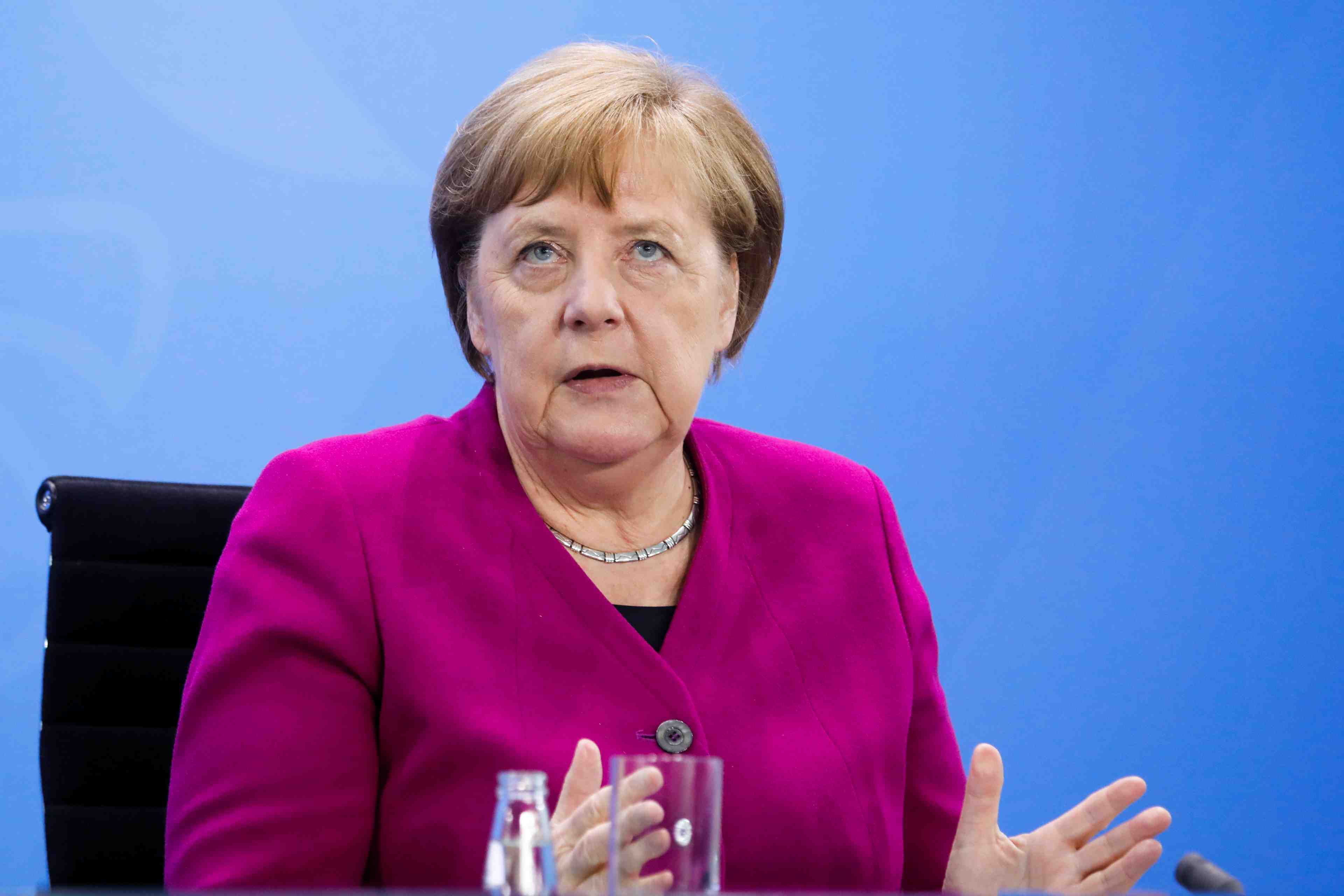 Merkel decline l'invitation de trump a assister au sommet du g7 a washington, rapporte politico