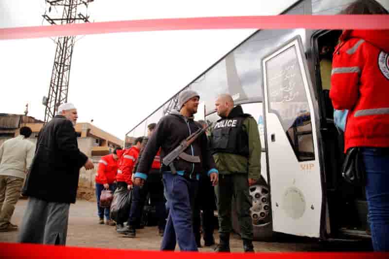 Evacuation des rebelles syriens du quartier al waer a homs